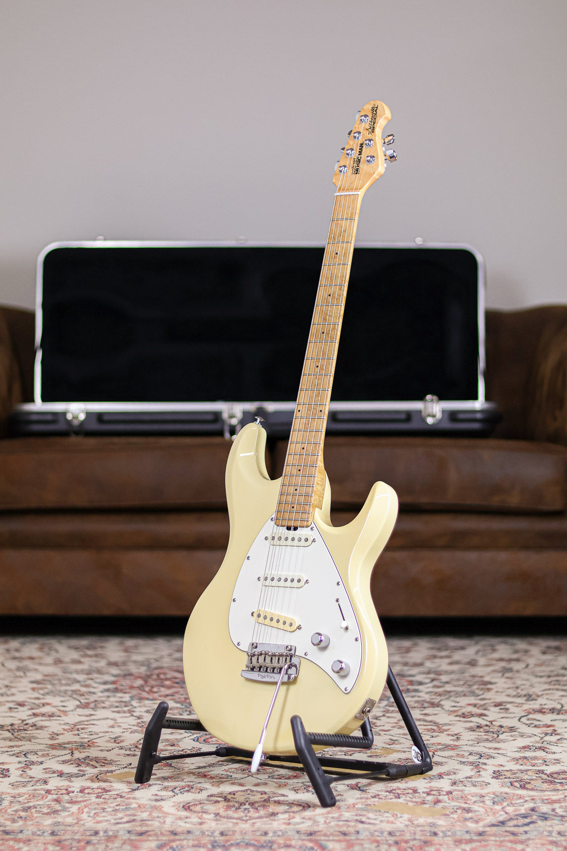 Ernie Ball Music Man Silhouette Special | Vintage Cream