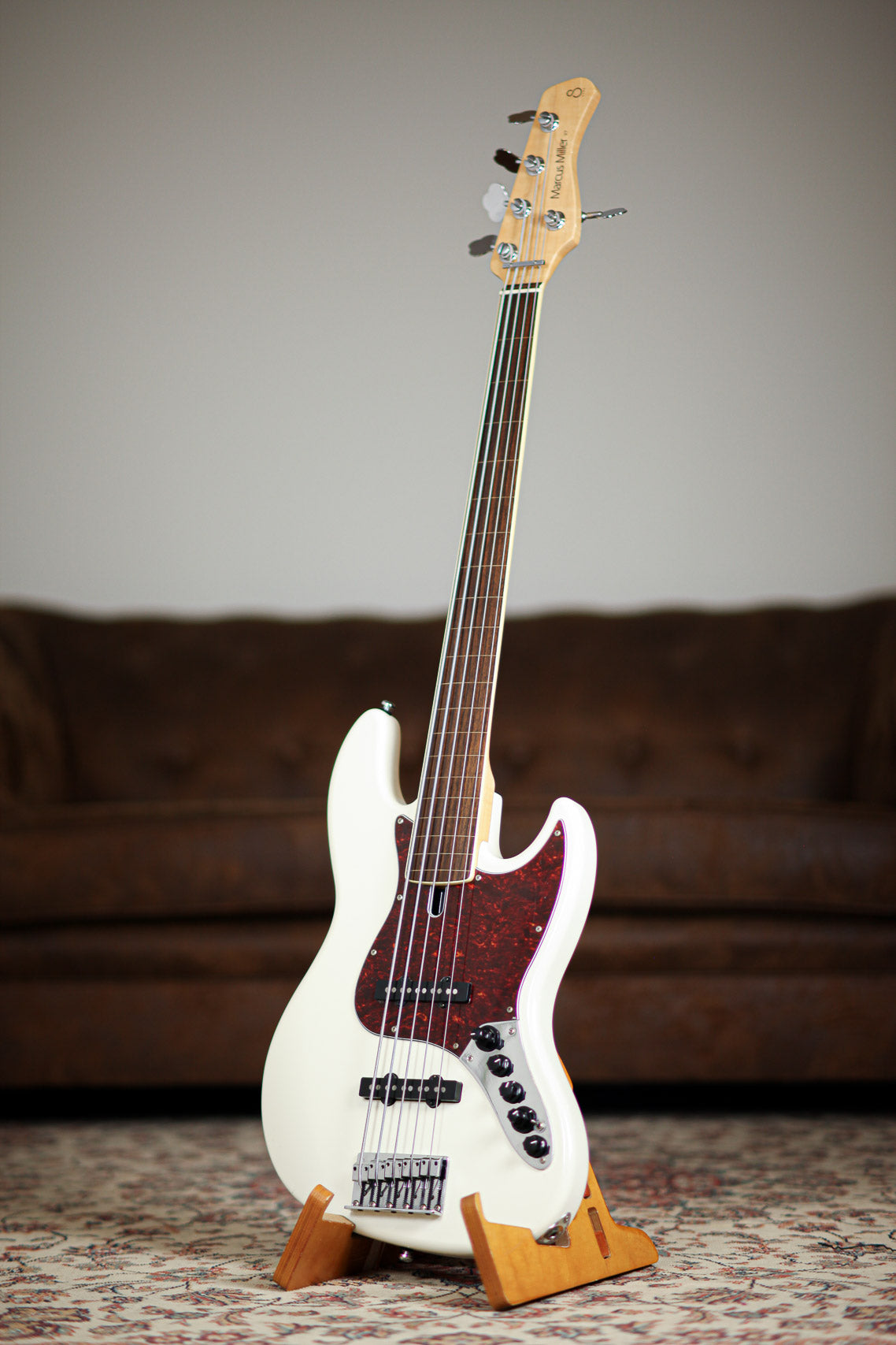 Sire Marcus Miller V7 Active Fretless 2019 | Antique White