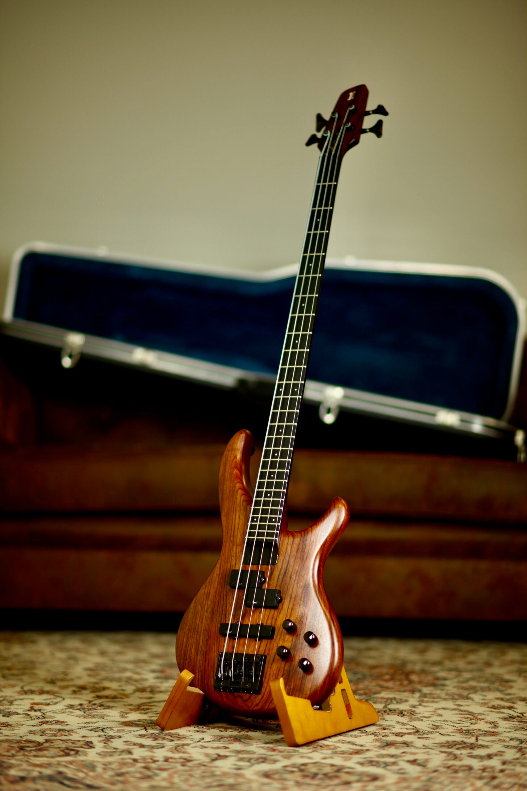 Aria Pro II Integra Series Bass | Walnut Satin