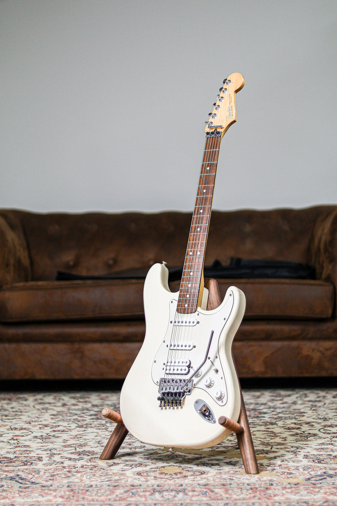 Fender Standard Stratocaster 2002 RW | Olympic White