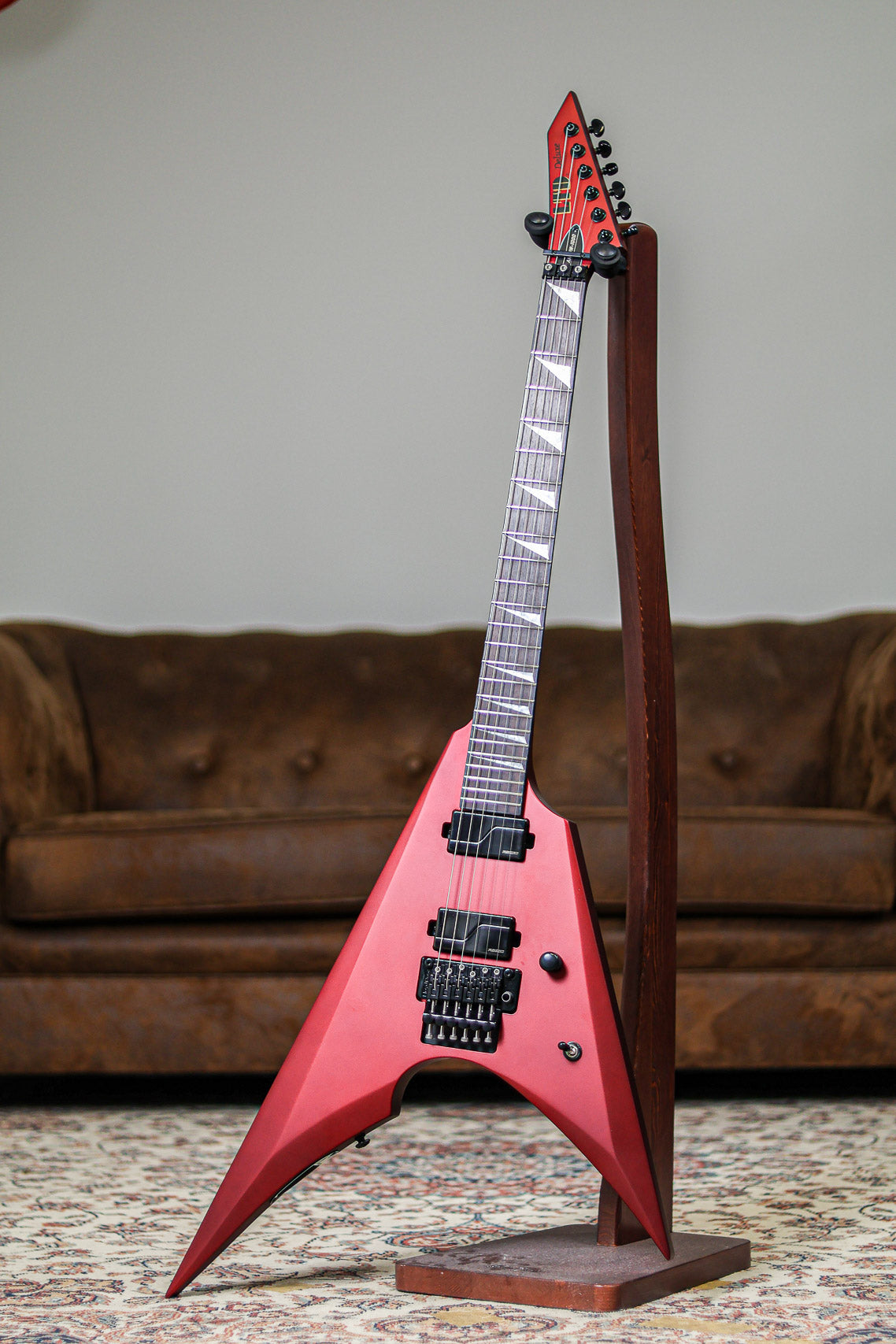 ESP LTD Arrow-1000 | Candy Apple Red Satin