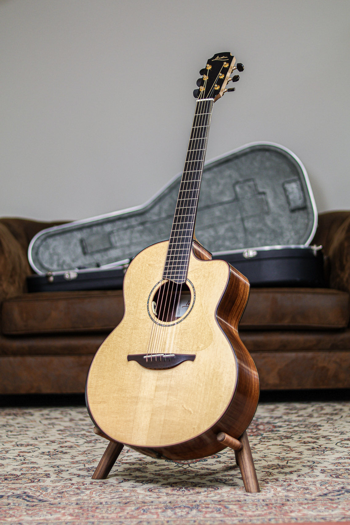 Lowden S-35W 2019 | Figured Walnut Natural