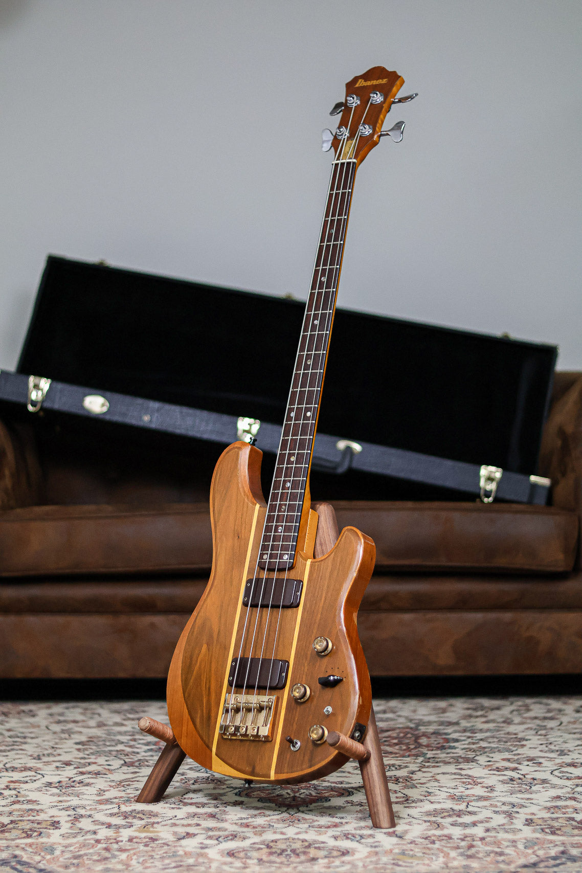 Bass guitars