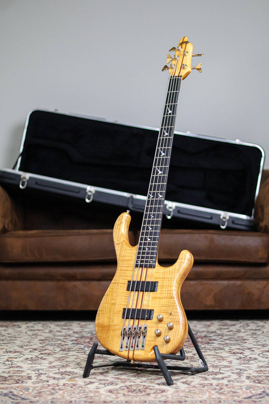 Bass guitars