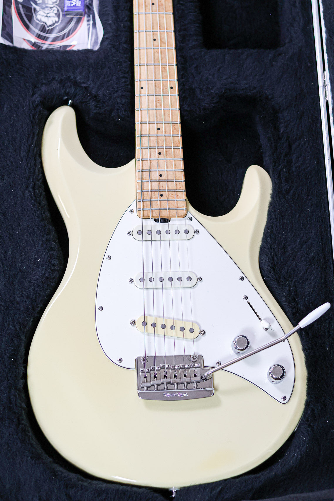 Ernie Ball Music Man Silhouette Special | Vintage Cream