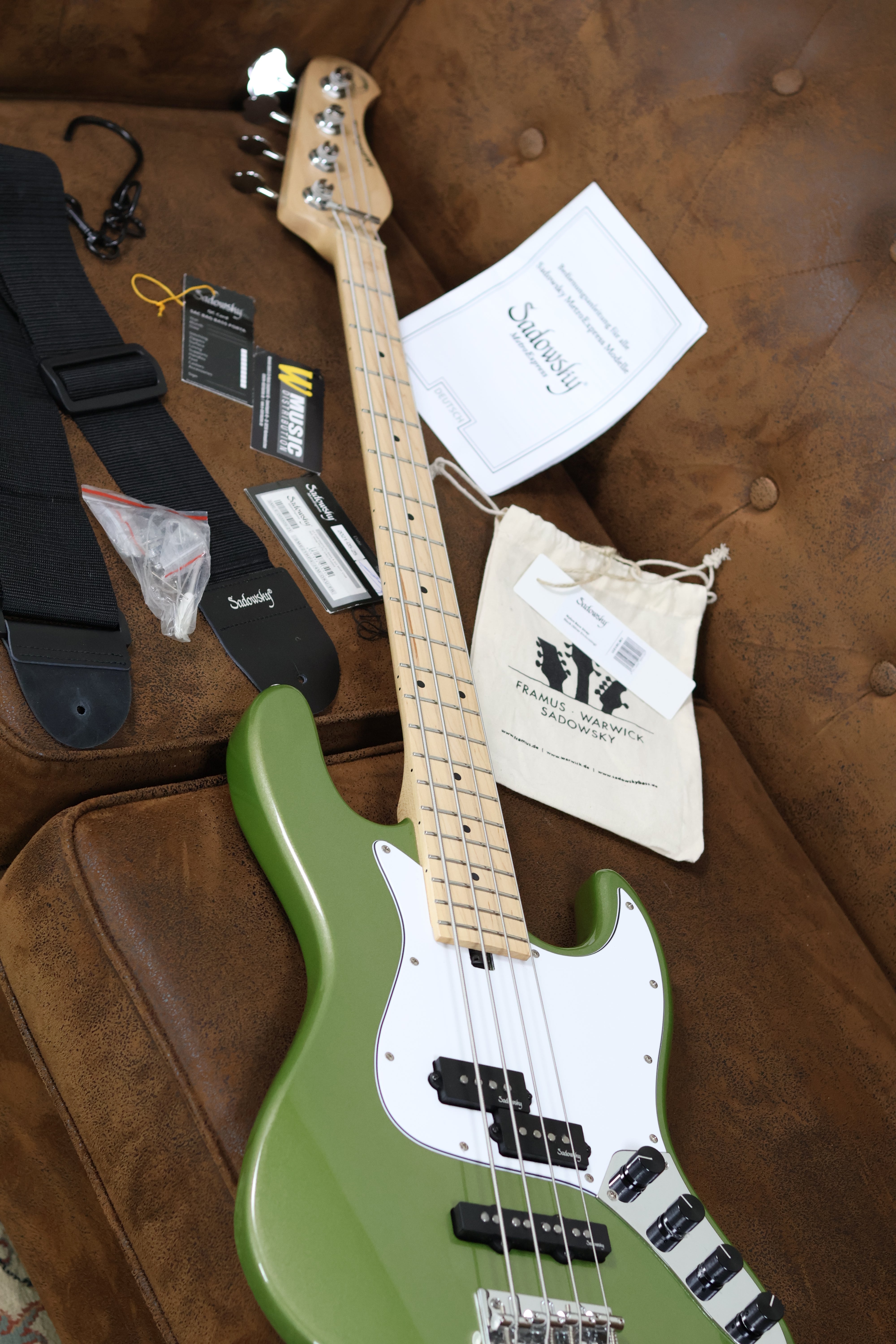 Sadowsky MetroExpress 21-Fret Hybrid P/J | Green Metallic