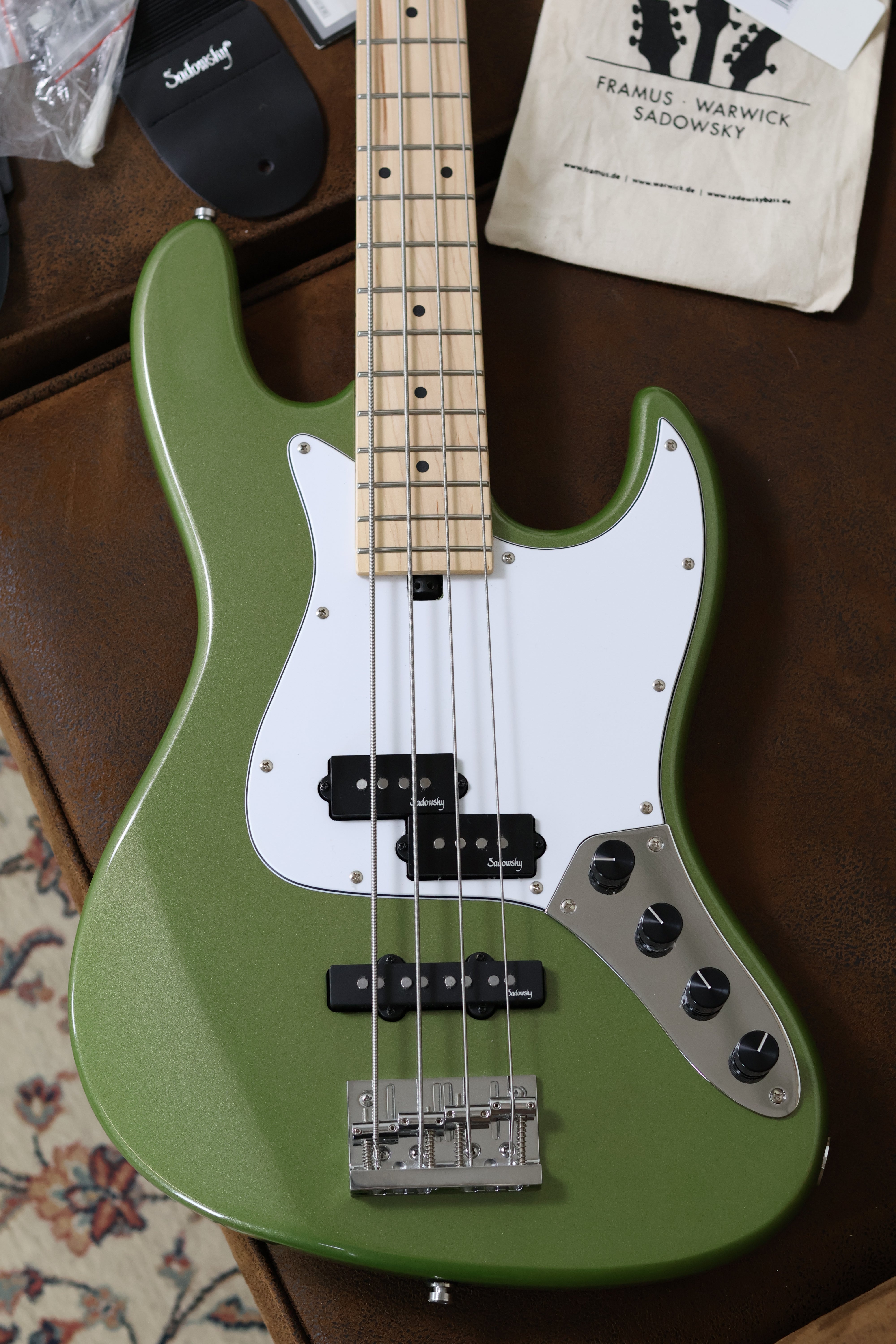 Sadowsky MetroExpress 21-Fret Hybrid P/J | Green Metallic