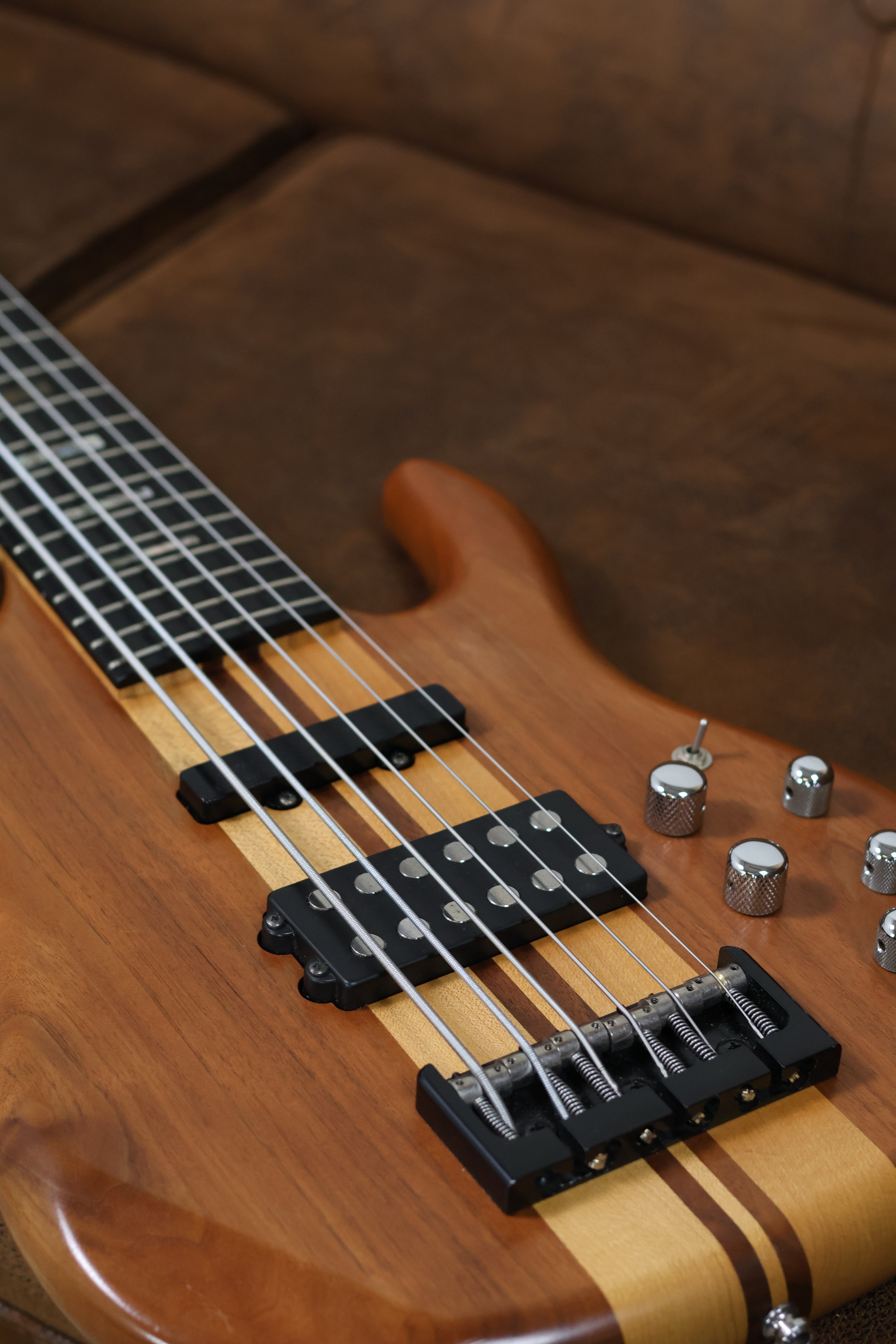 Carvin LB76 Neck Through | Natural