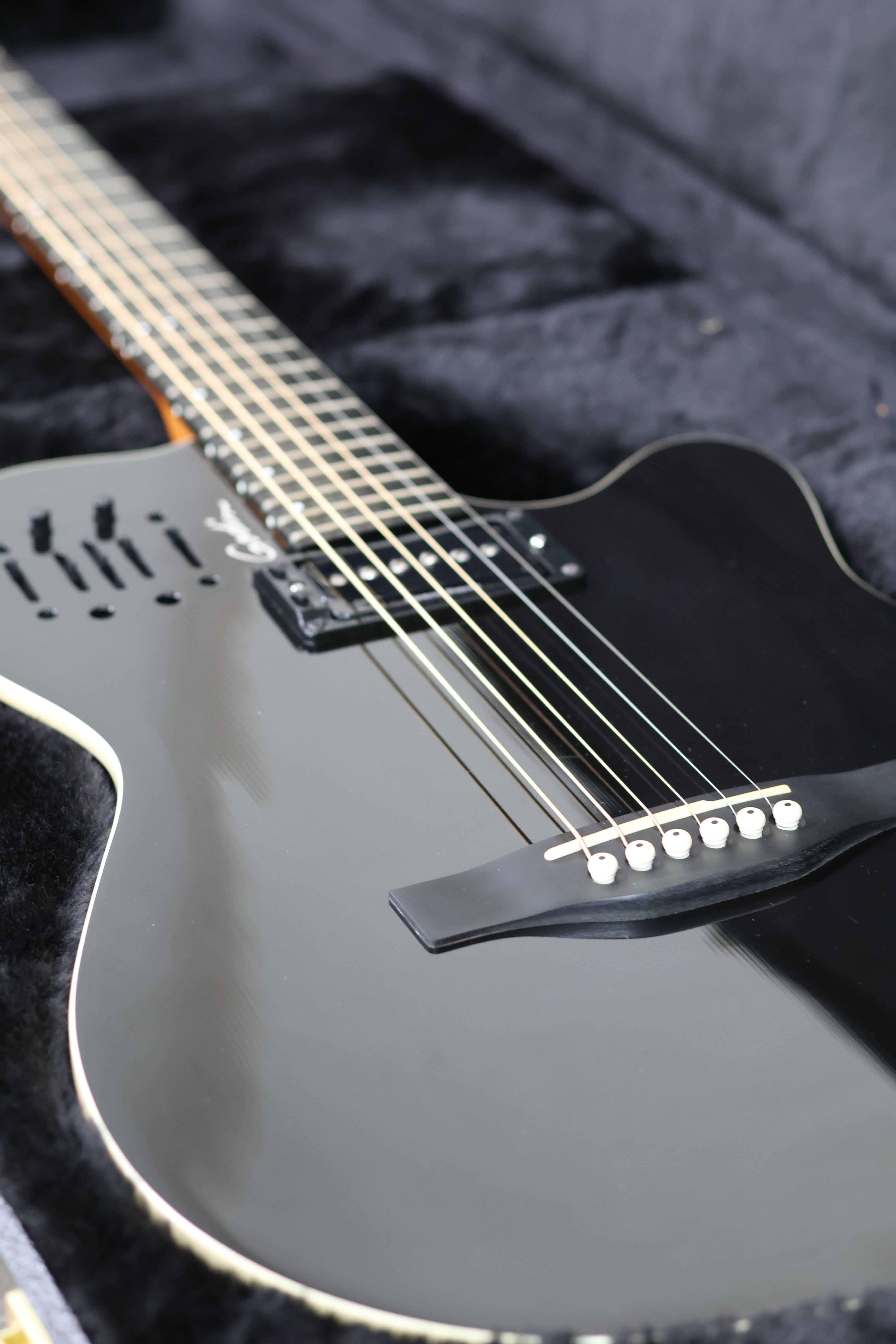 Godin Ultra A6 2020 | Ebony