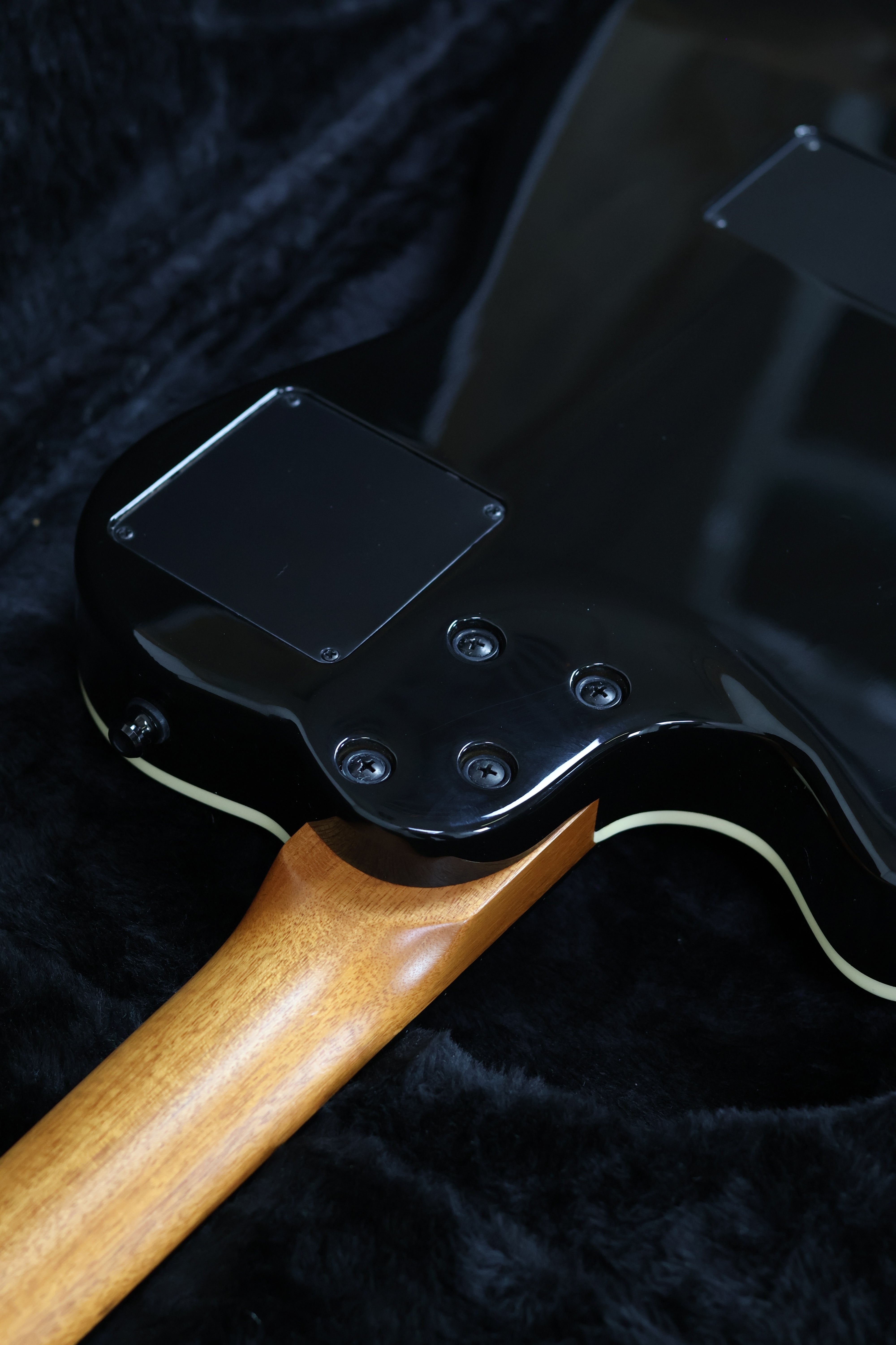 Godin Ultra A6 2020 | Ebony