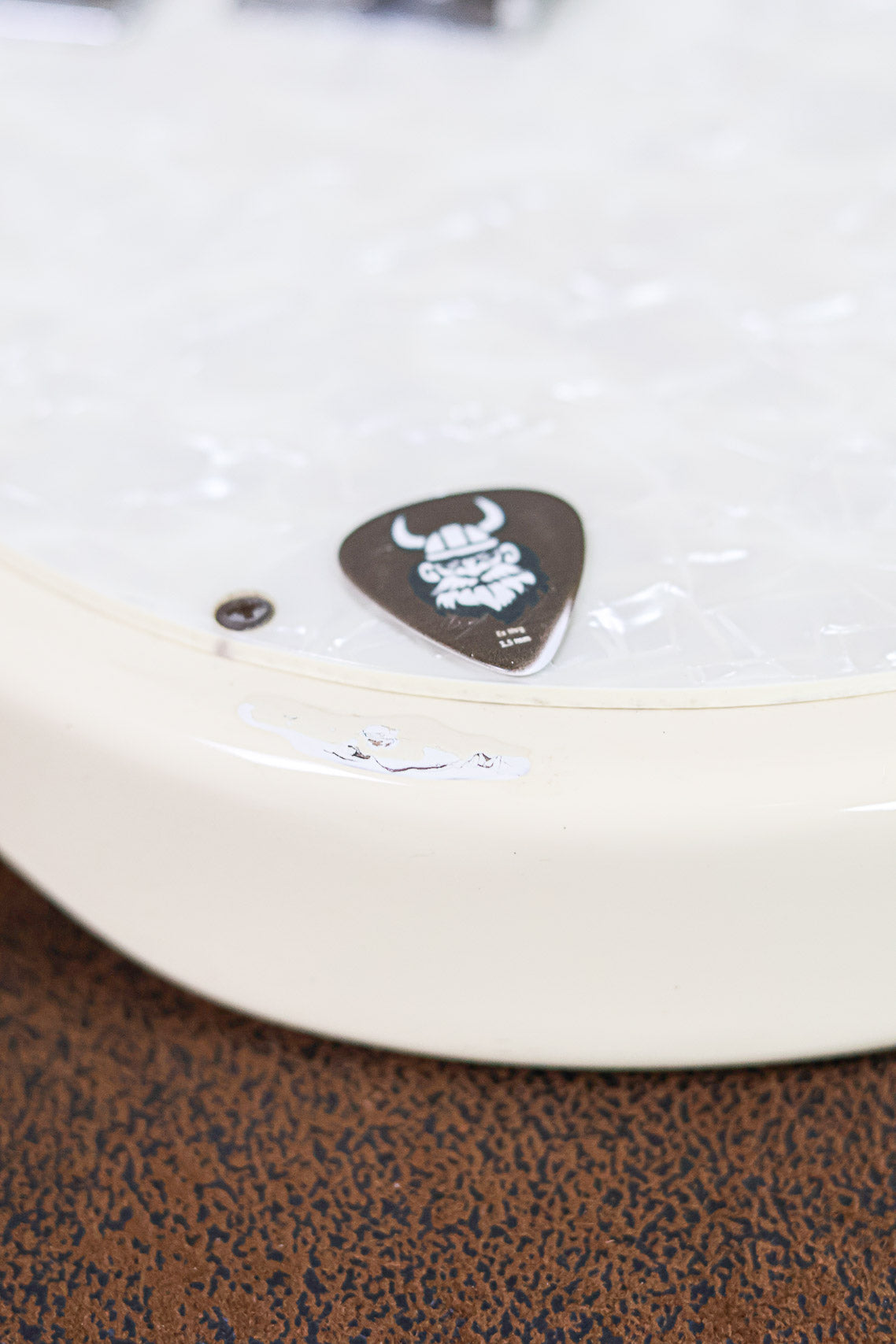 Godin Radiator 2000 | White Pearloid