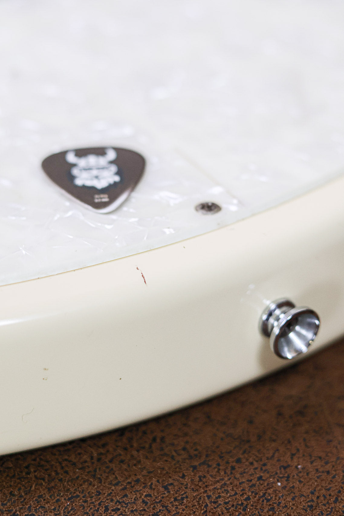 Godin Radiator 2000 | White Pearloid