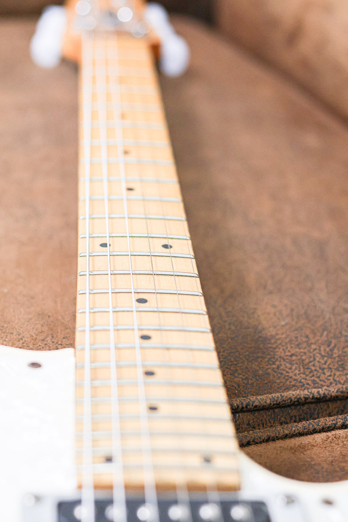 Godin Radiator 2000 | White Pearloid