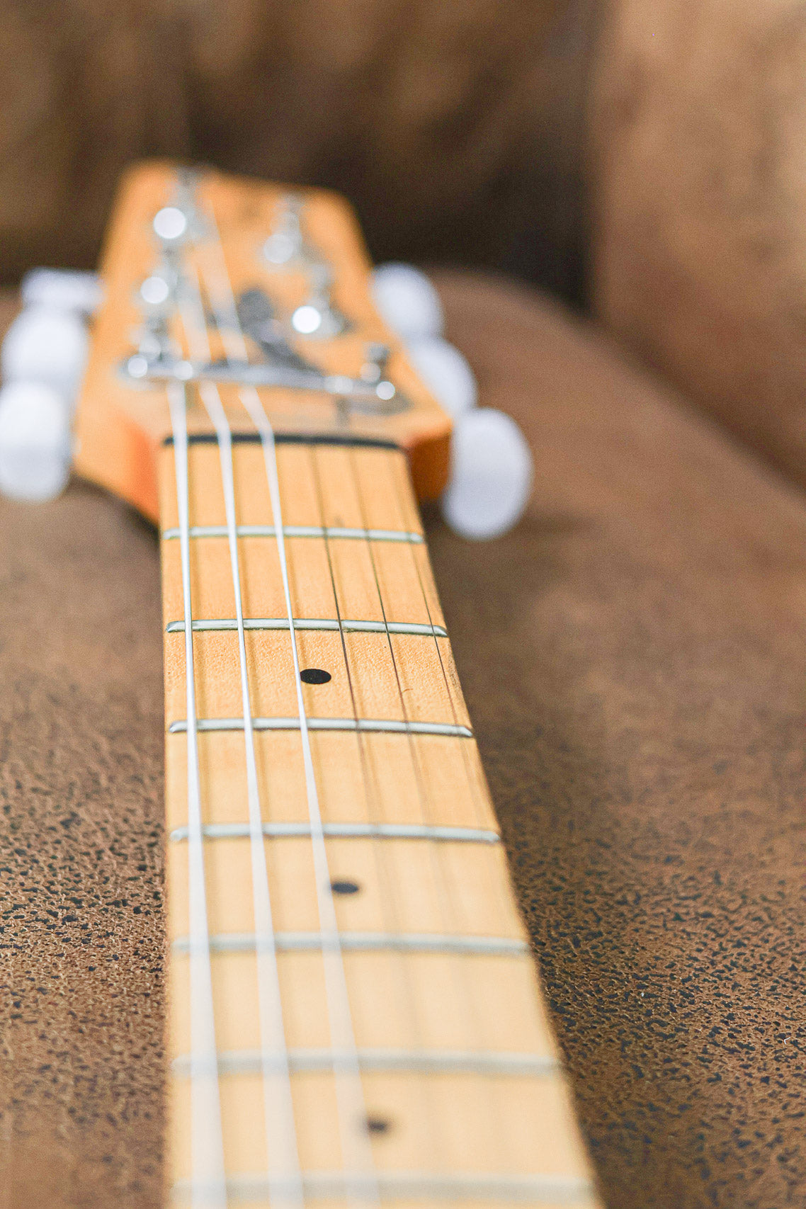Godin Radiator 2000 | White Pearloid
