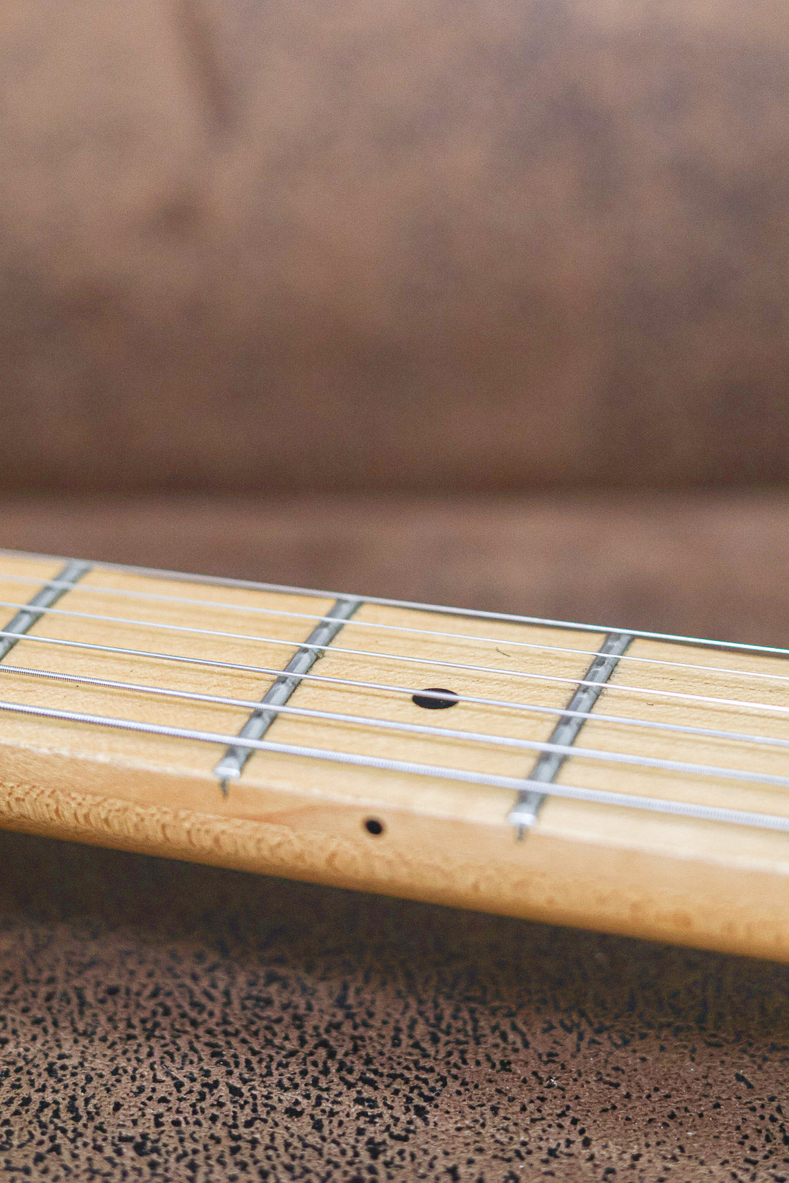 Godin Radiator 2000 | White Pearloid