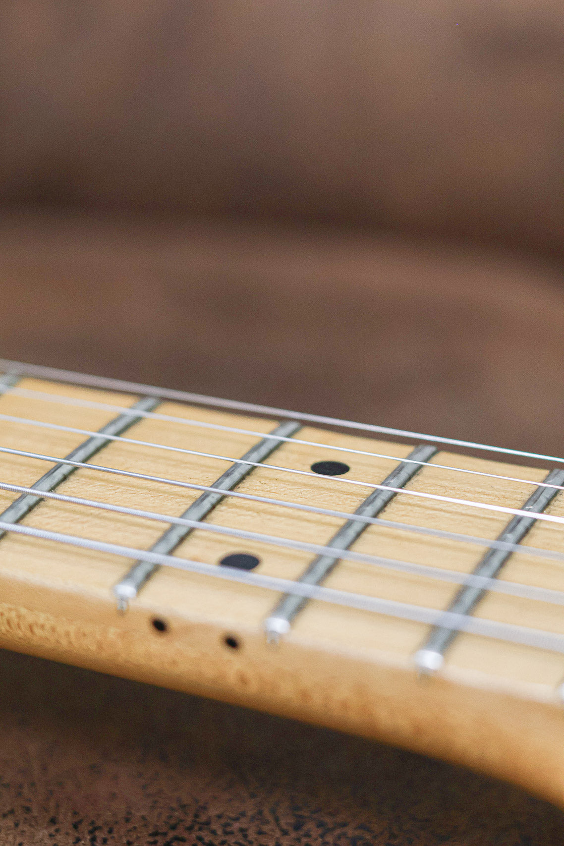Godin Radiator 2000 | White Pearloid