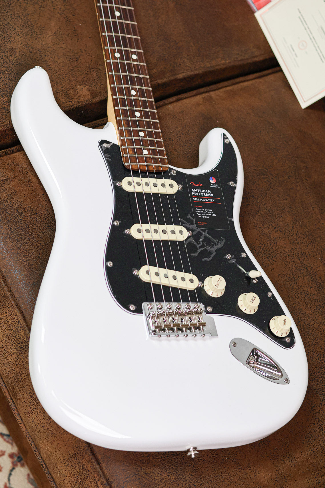 Fender American Player Performer Stratocaster | Arctic White