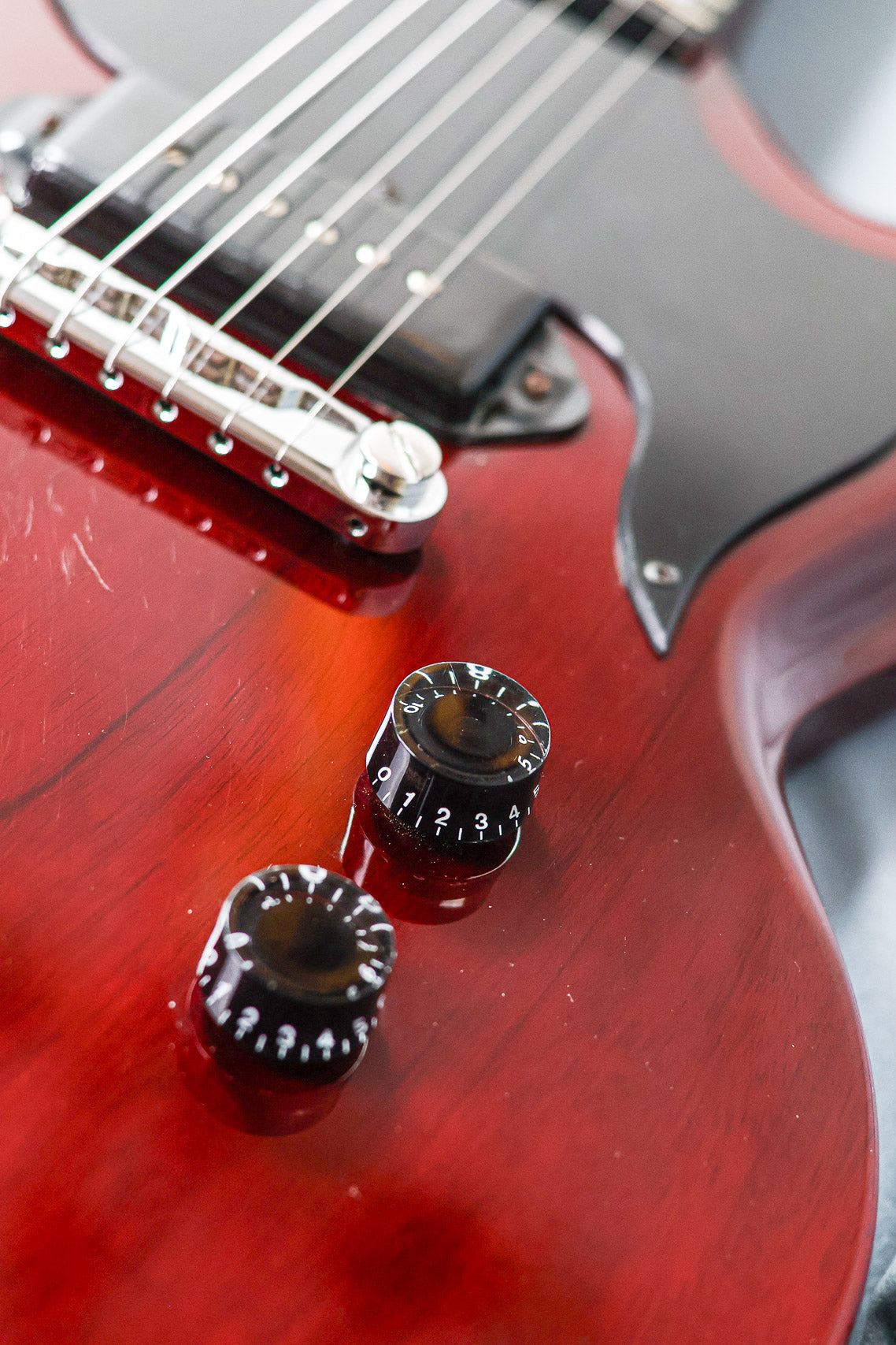 Patrick Eggle Iommi SG Junior | Cherry