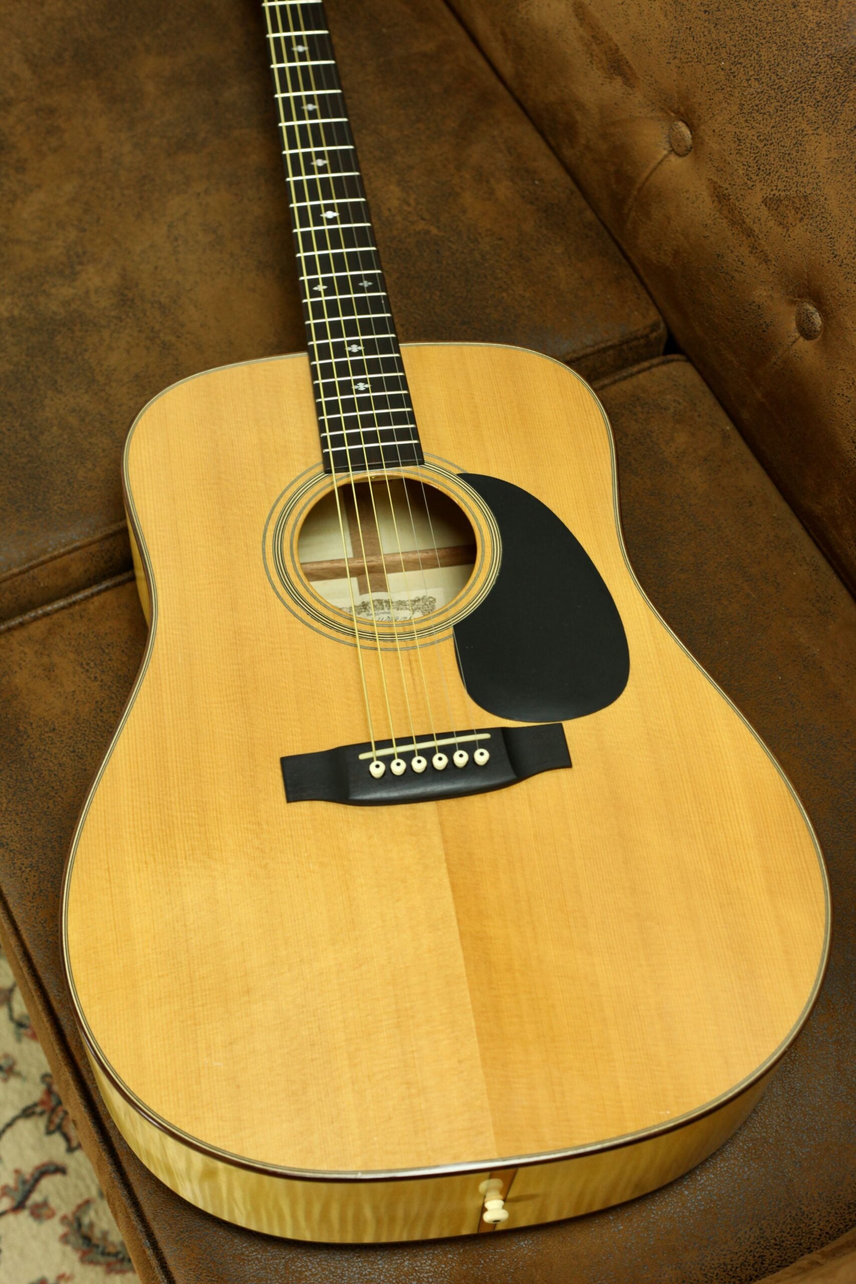 Asturias 'handcrafted' D. Current Maple-K | Natural