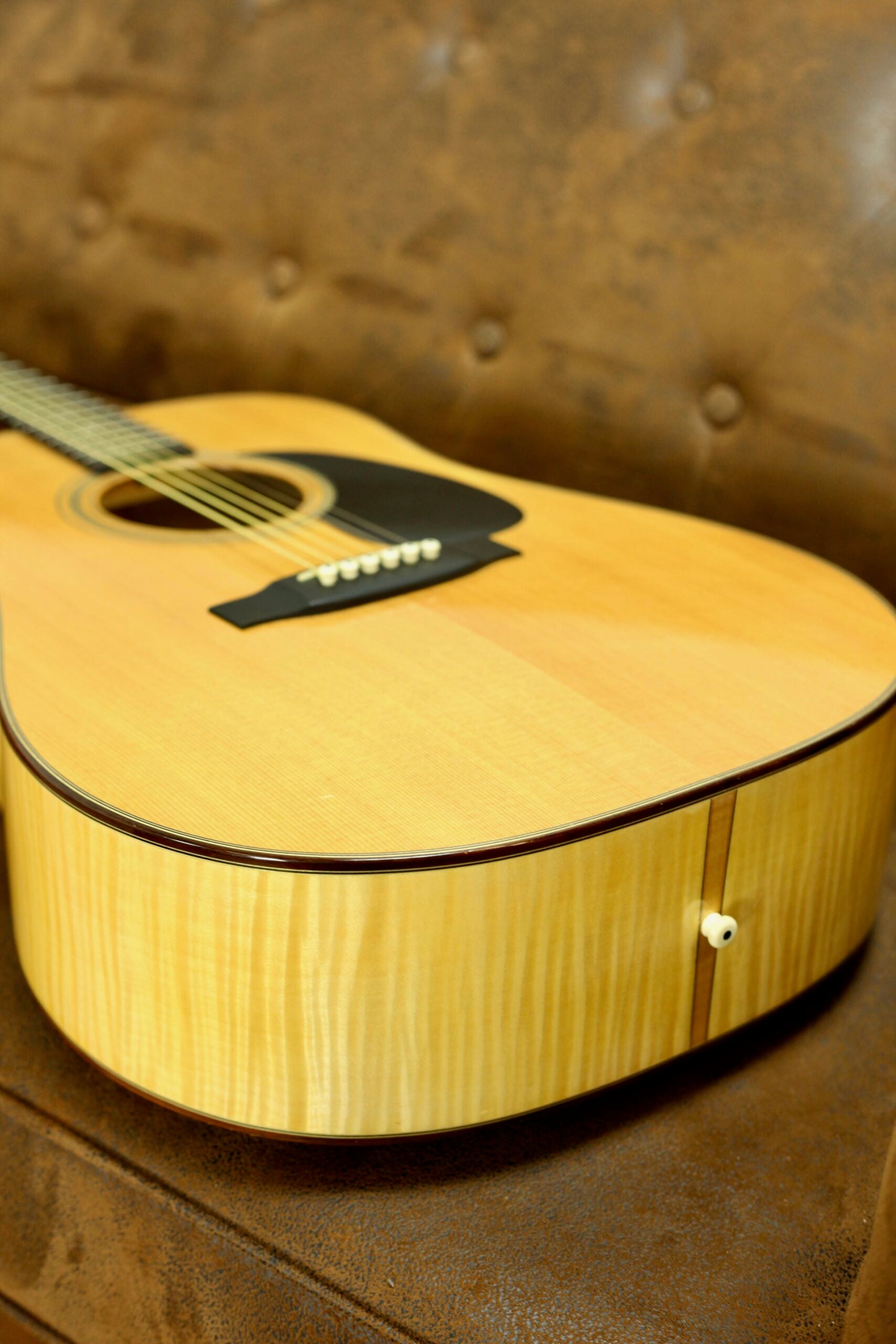 Asturias 'handcrafted' D. Current Maple-K | Natural