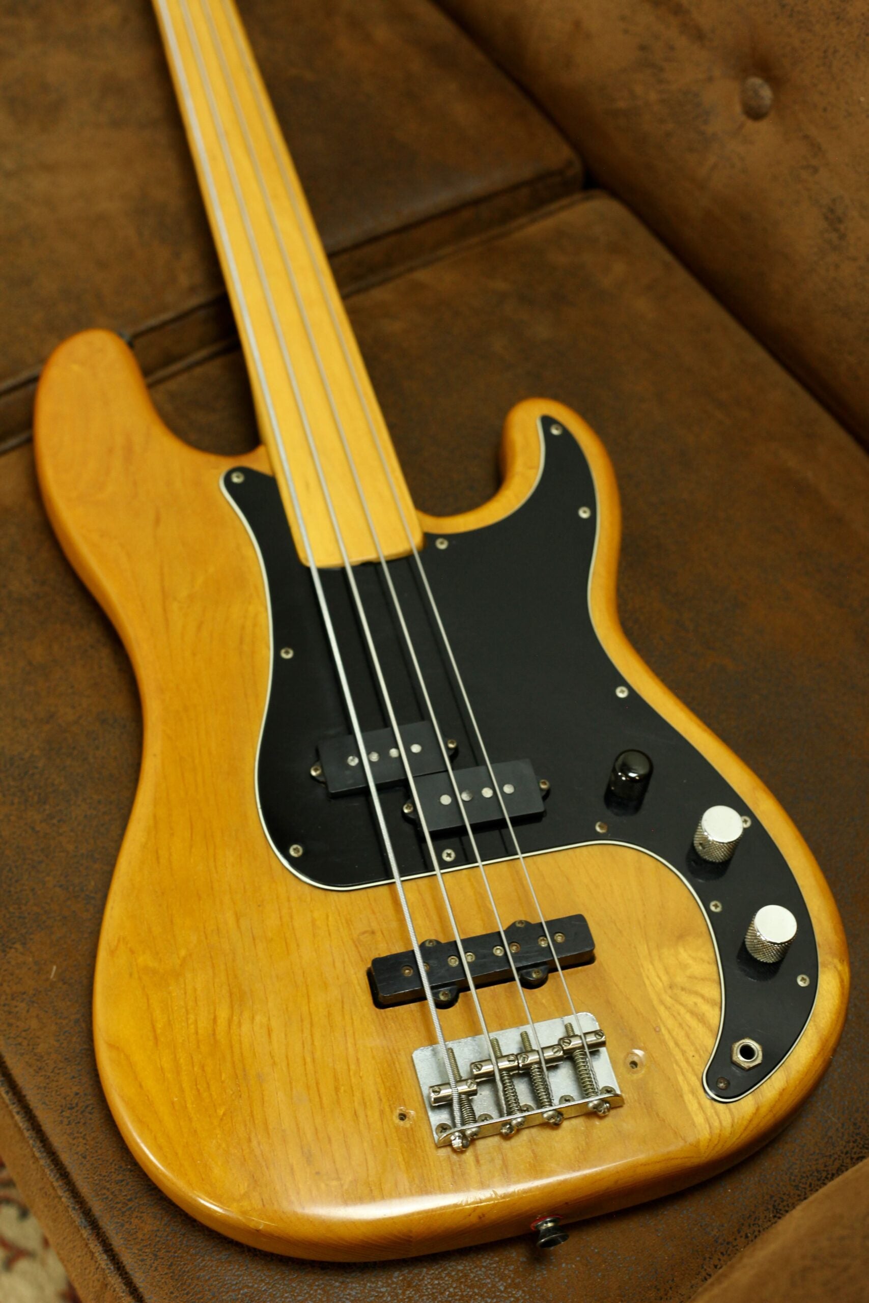Fender Precision Bass Fretless 1979 | Natural