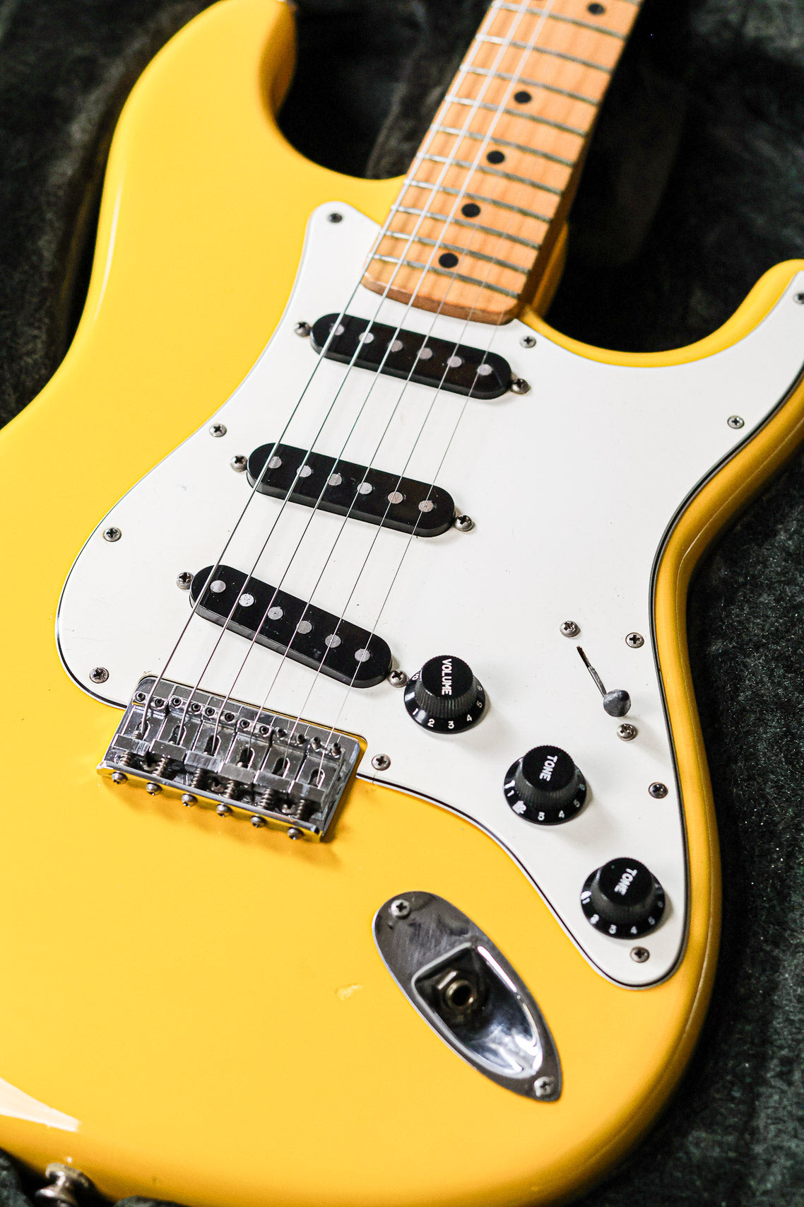 Fender Stratocaster International 1981 | Monaco Yellow