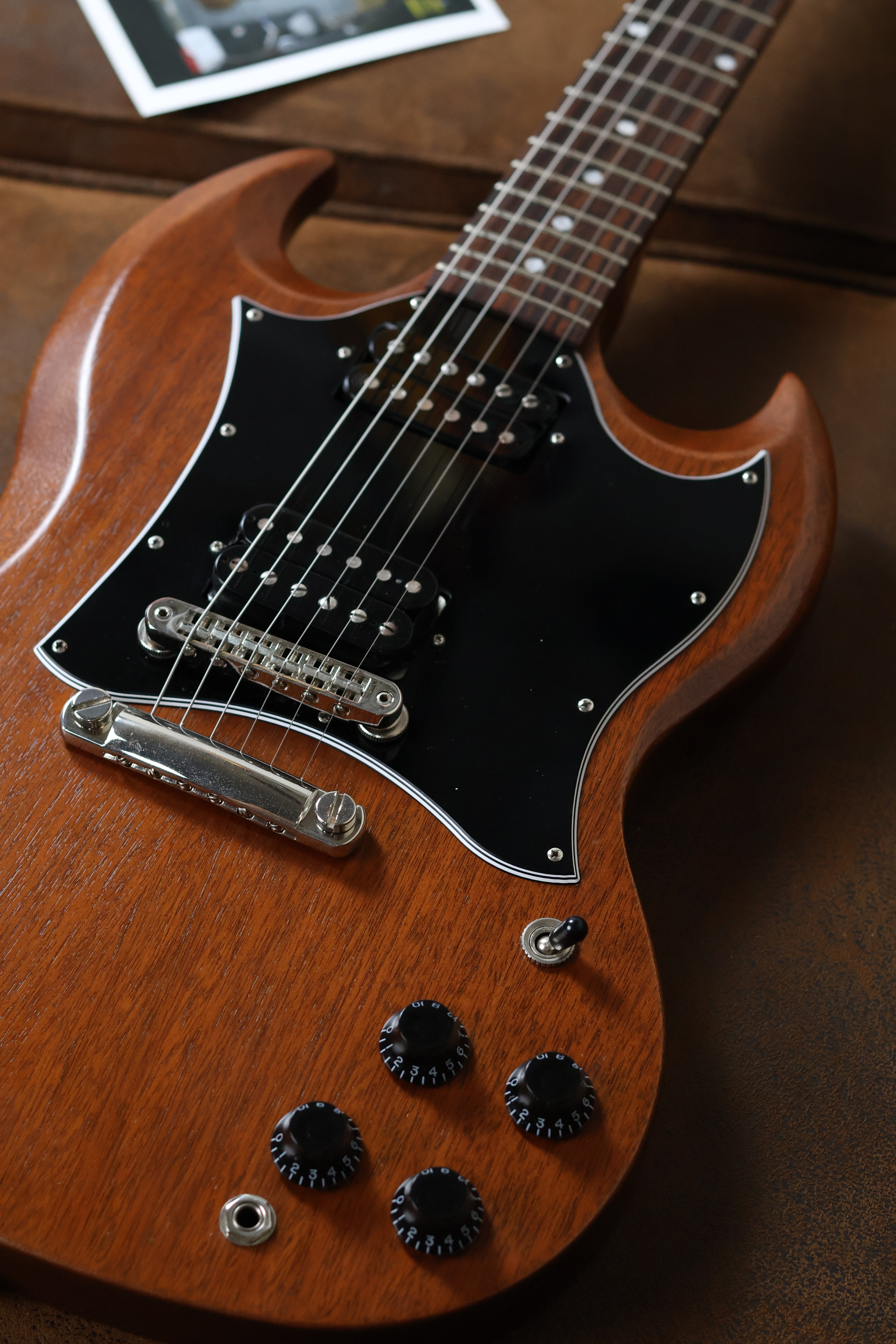 Gibson SG Tribute 2022 | Walnut