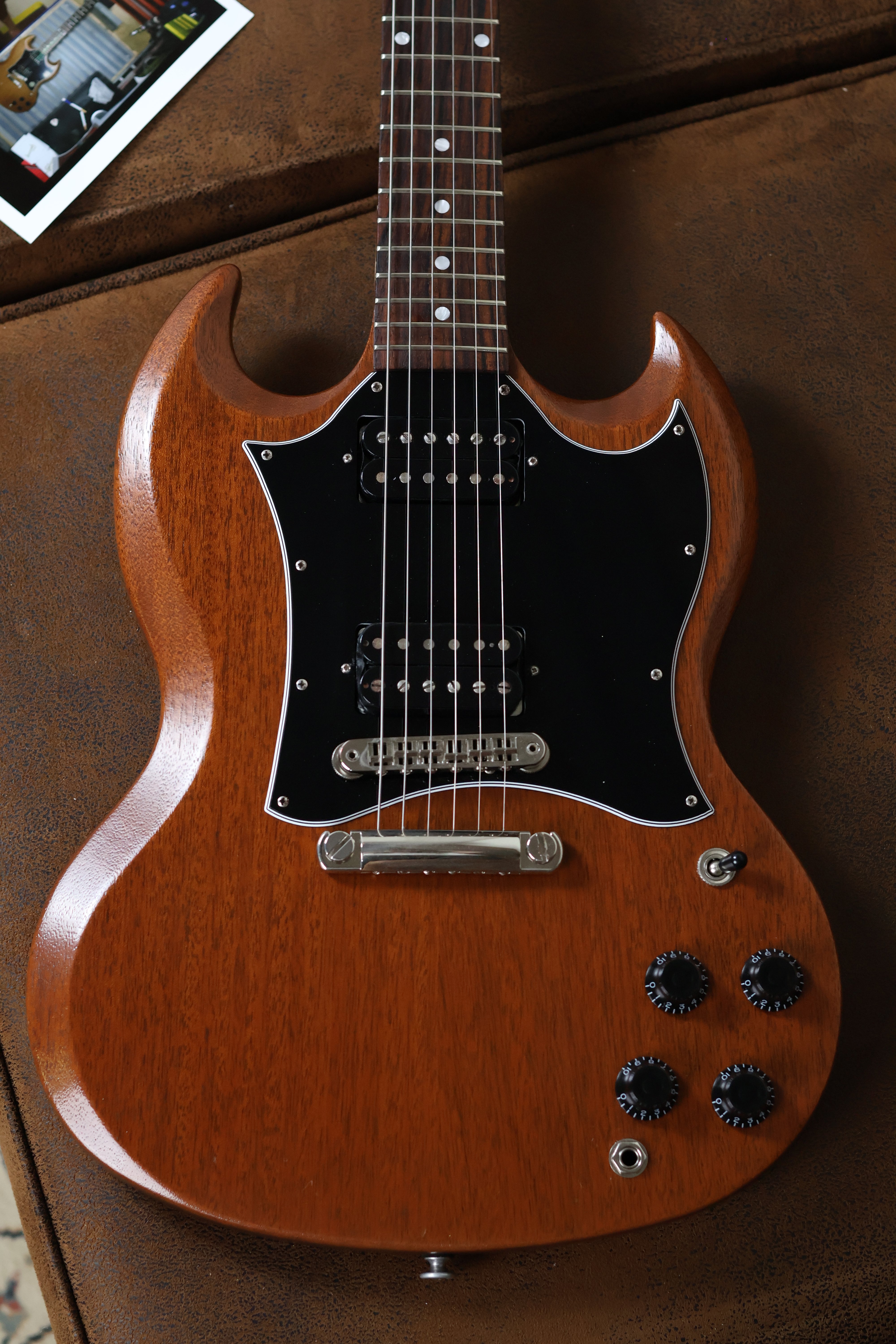 Gibson SG Tribute 2022 | Walnut