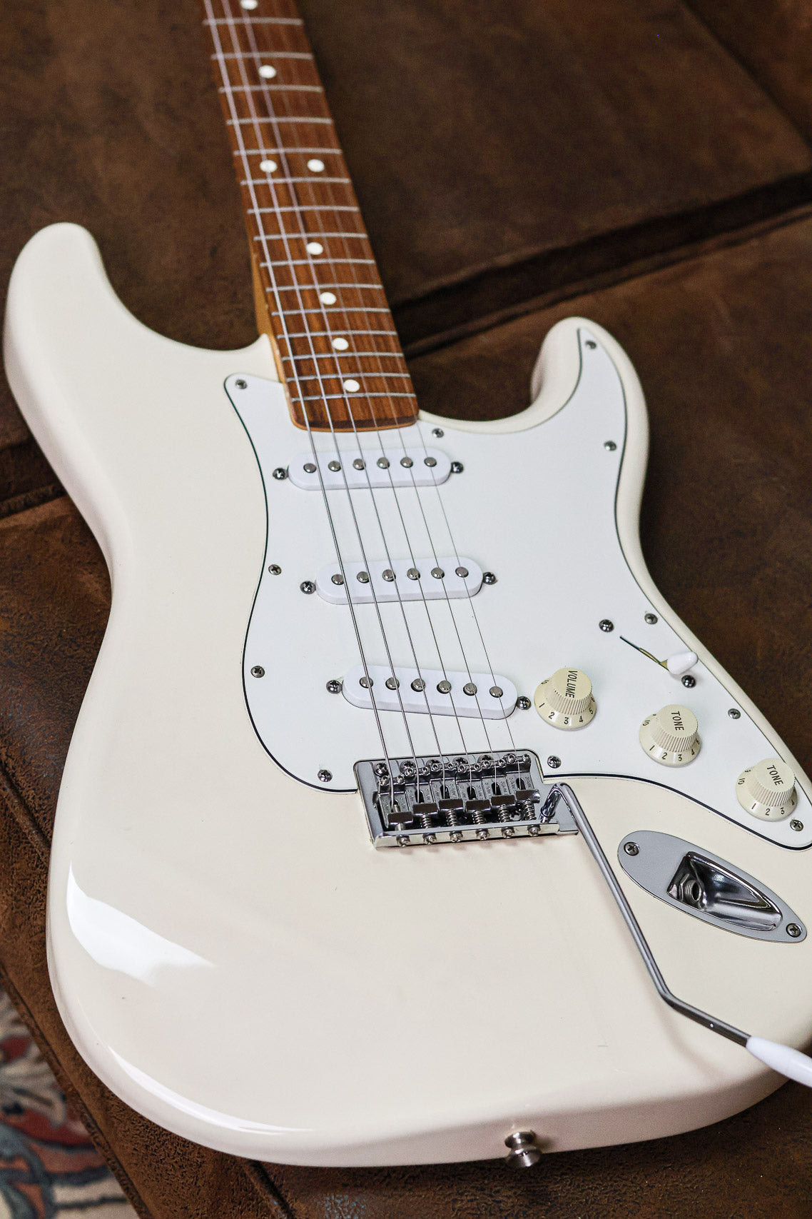 Fender Standard Stratocaster 1998 RW | Olympic White