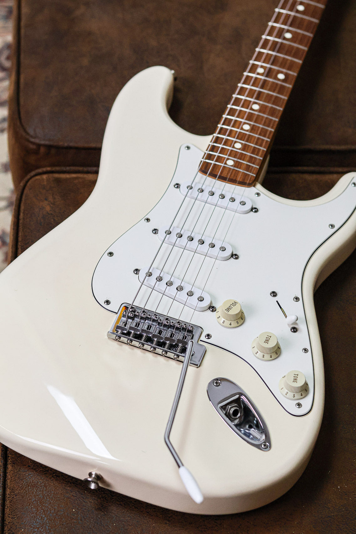 Fender Standard Stratocaster 1998 RW | Olympic White