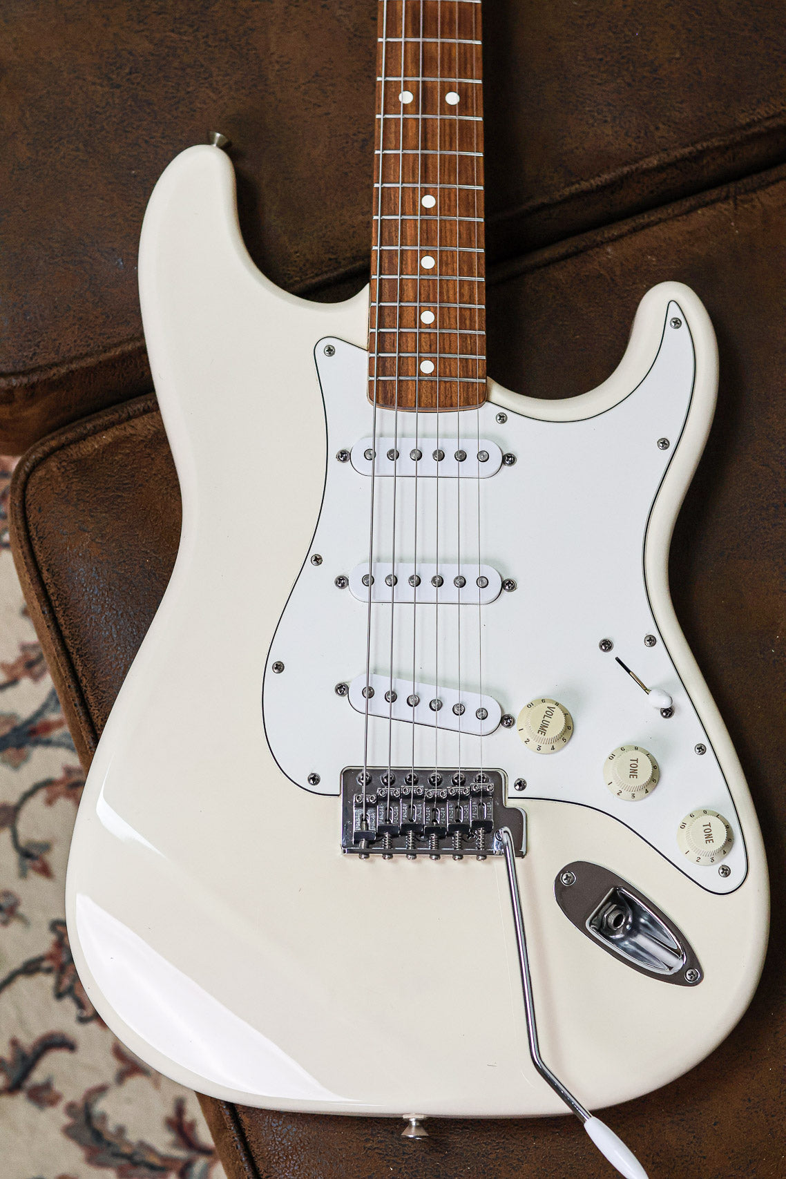 Fender Standard Stratocaster 1998 RW | Olympic White