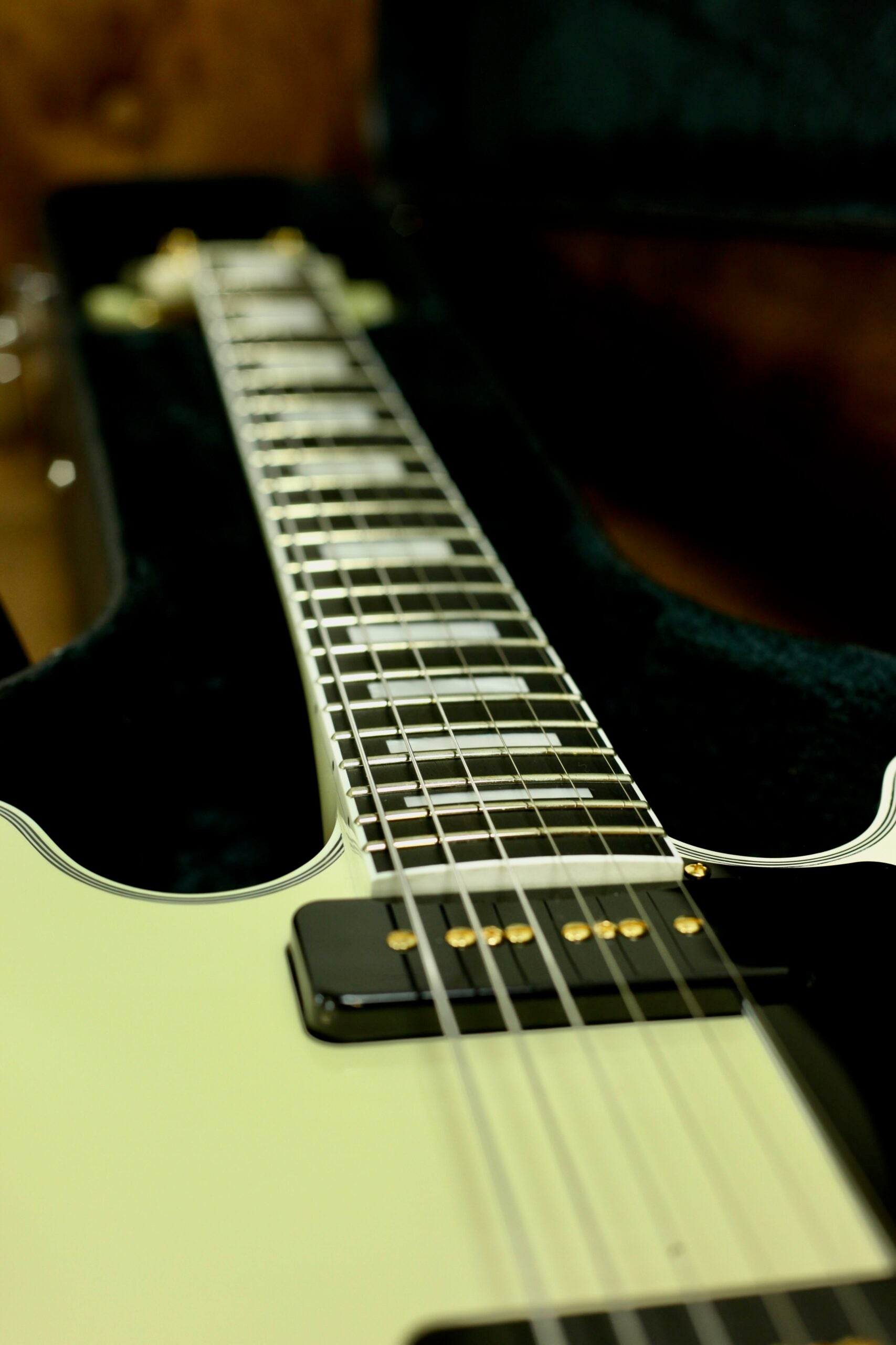 FGN Masterfield P90 Semi Custom | Antique White