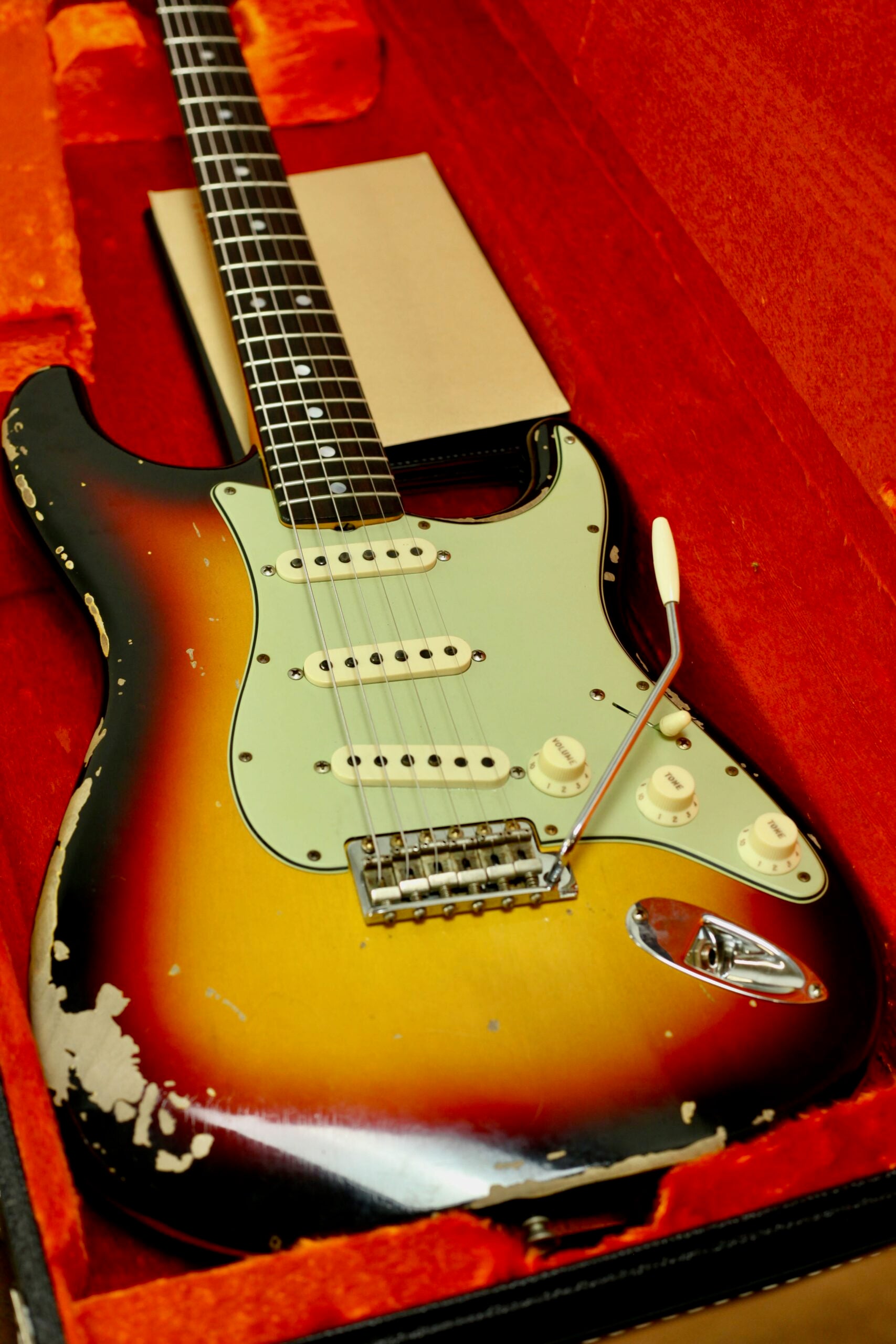 Fender CS Michael Landau '68 Stratocaster | Relic Sunburst