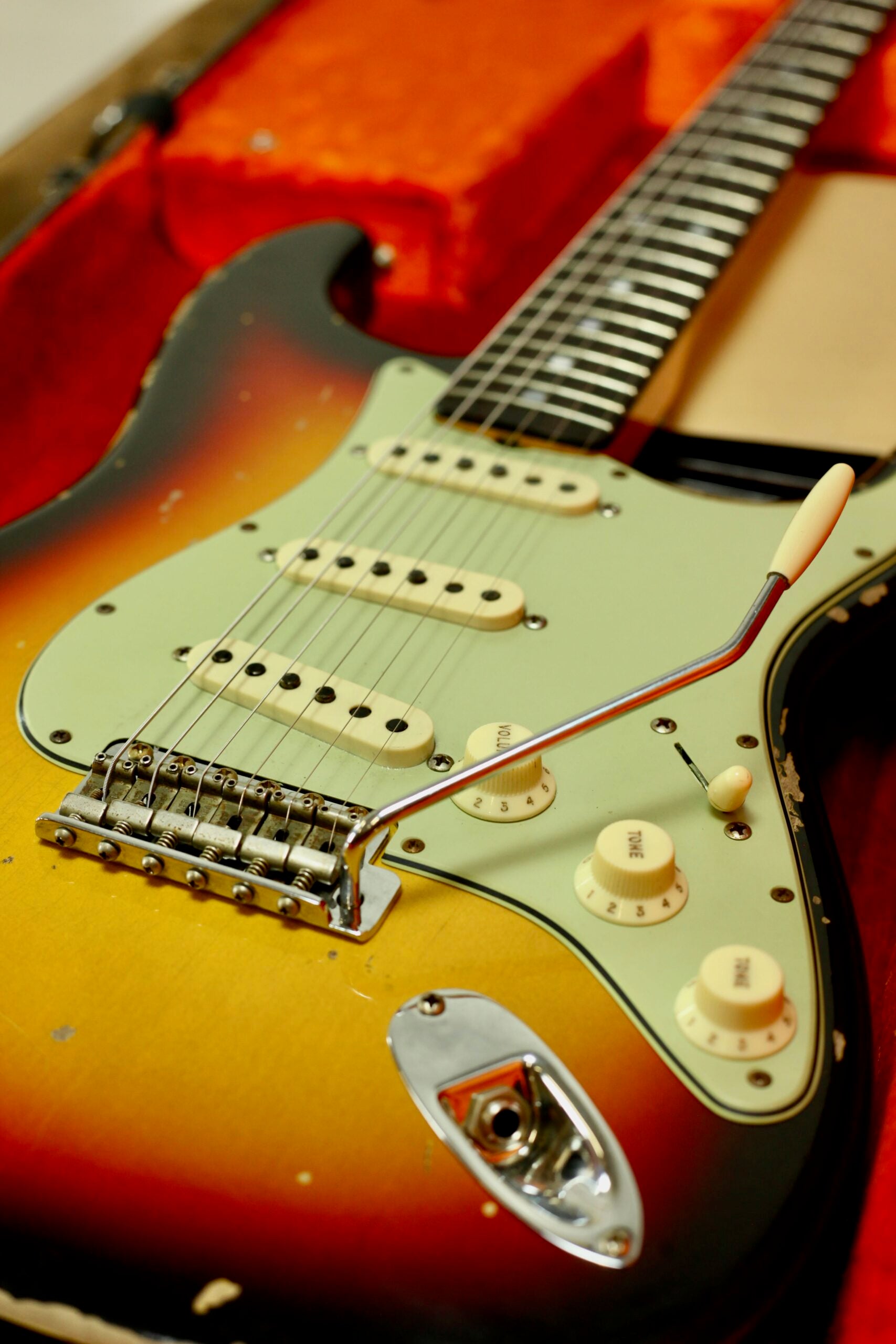 Fender CS Michael Landau '68 Stratocaster | Relic Sunburst