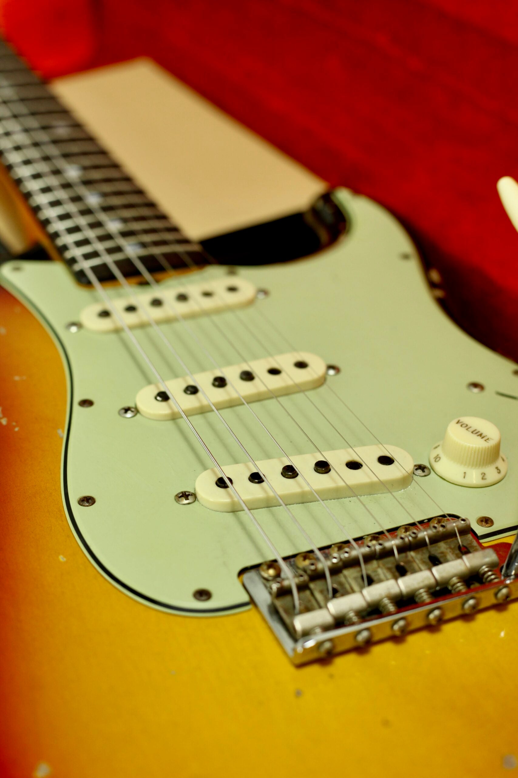 Fender CS Michael Landau '68 Stratocaster | Relic Sunburst