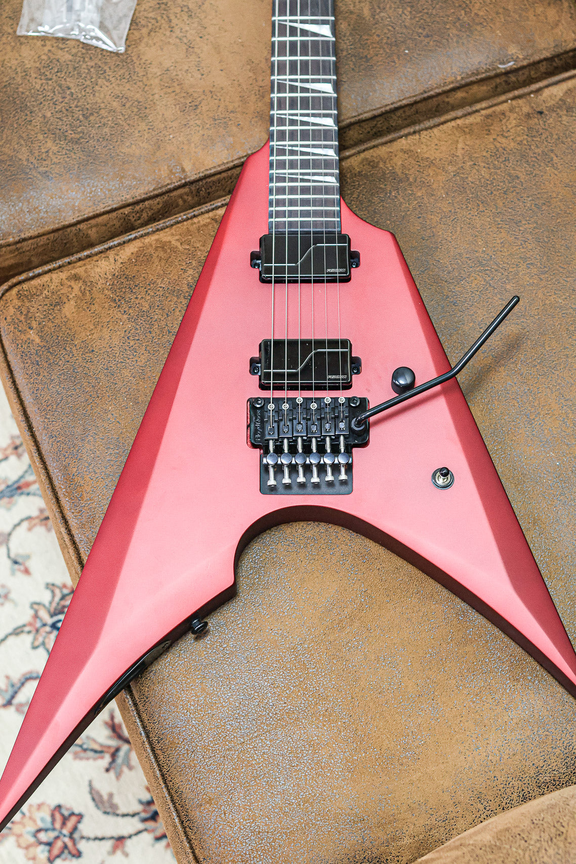 ESP LTD Arrow-1000 | Candy Apple Red Satin