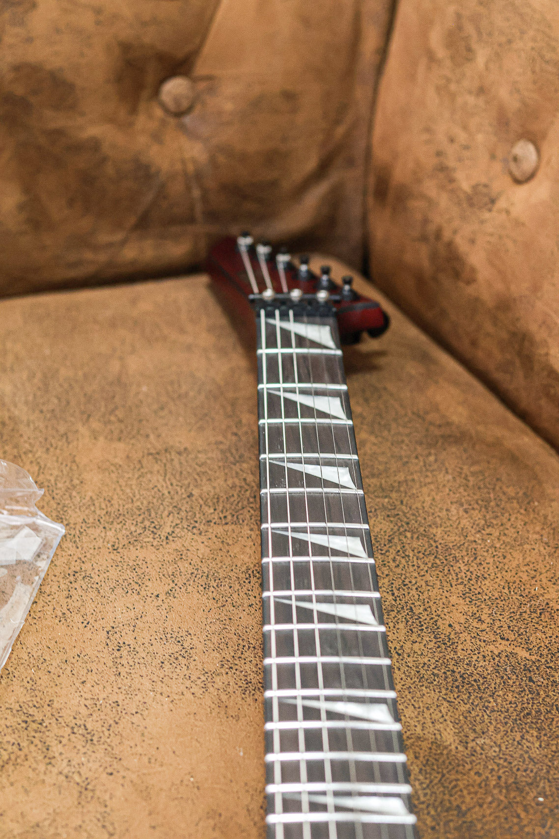 ESP LTD Arrow-1000 | Candy Apple Red Satin