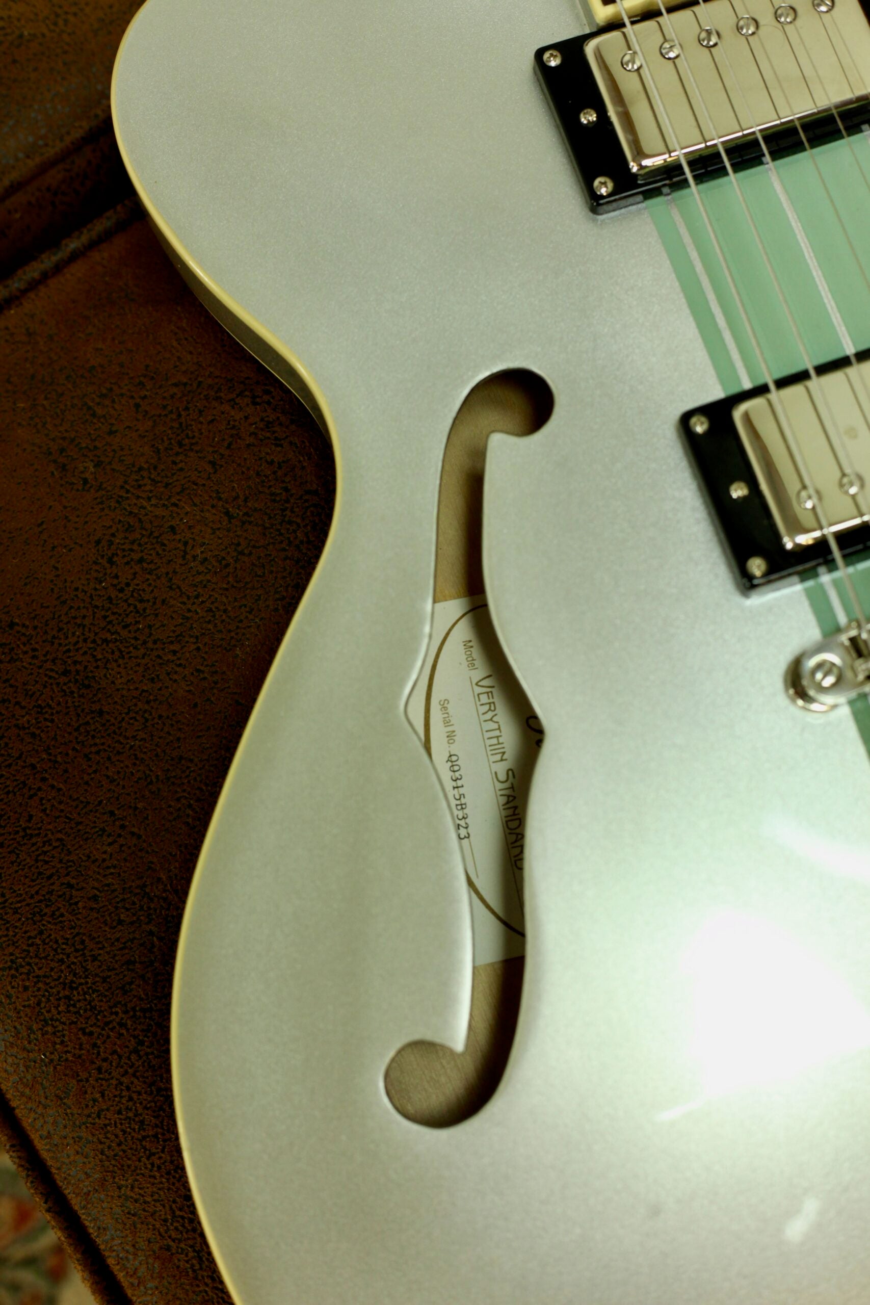 Höfner Verythin CT Limited Edition | Silver