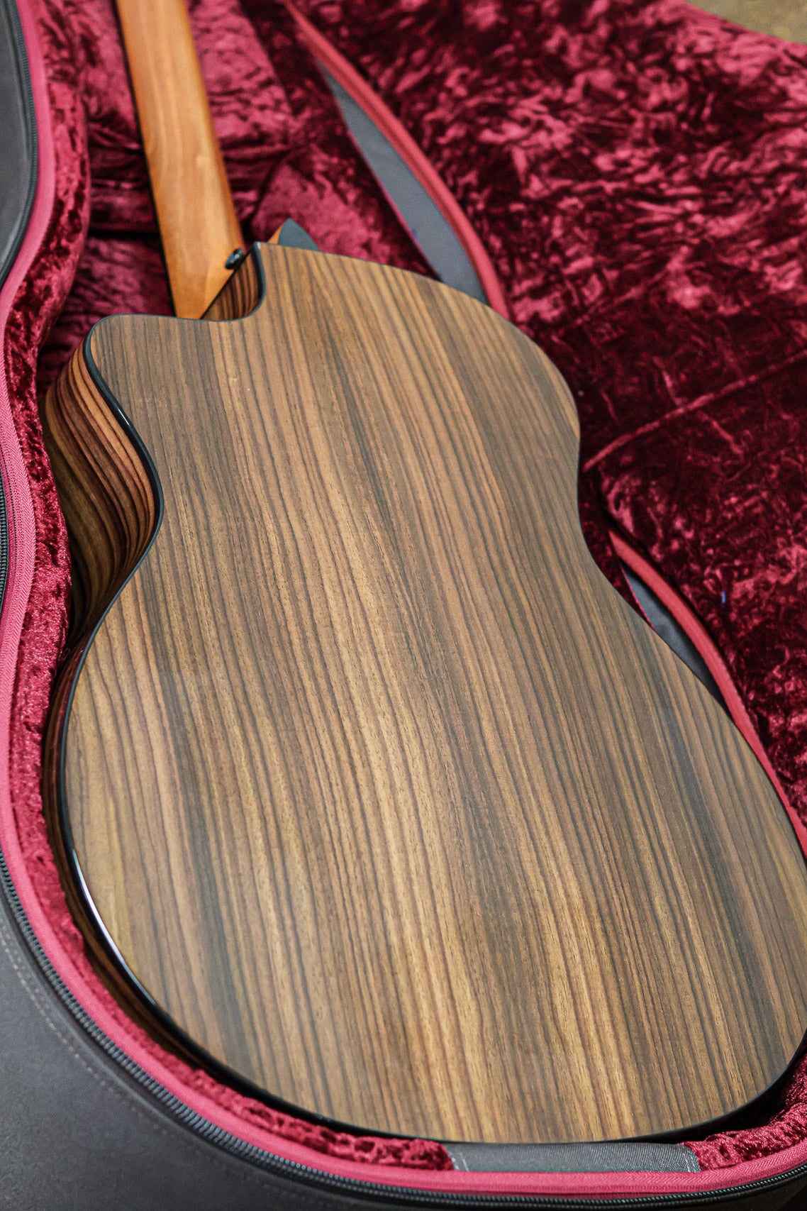 Taylor 214CE Plus | Natural