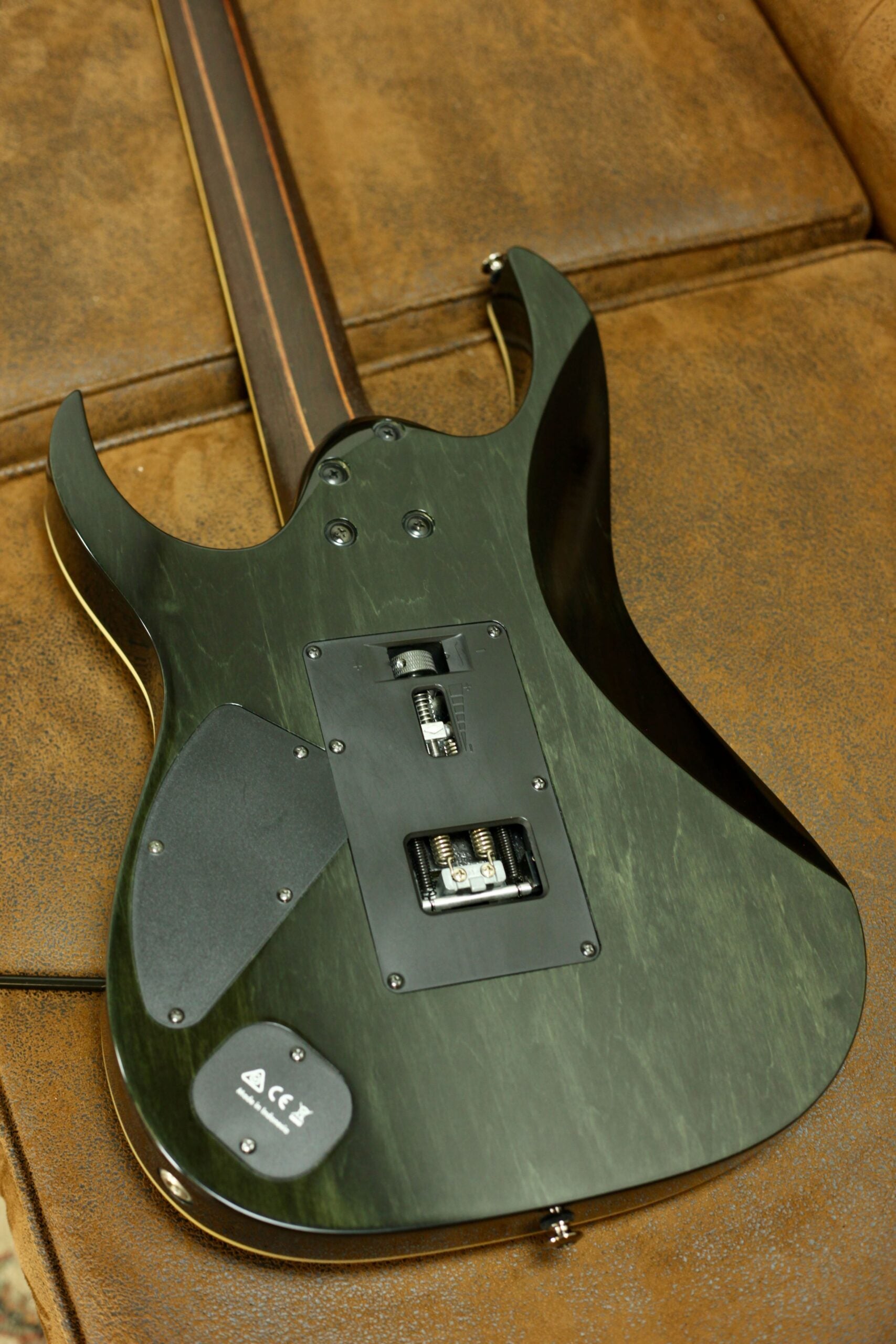 Ibanez RG970WQMZ Premium | Black Ice Burst