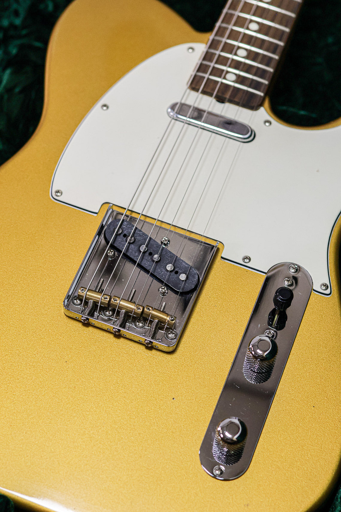 Del-Tone 60's T-style | Gold