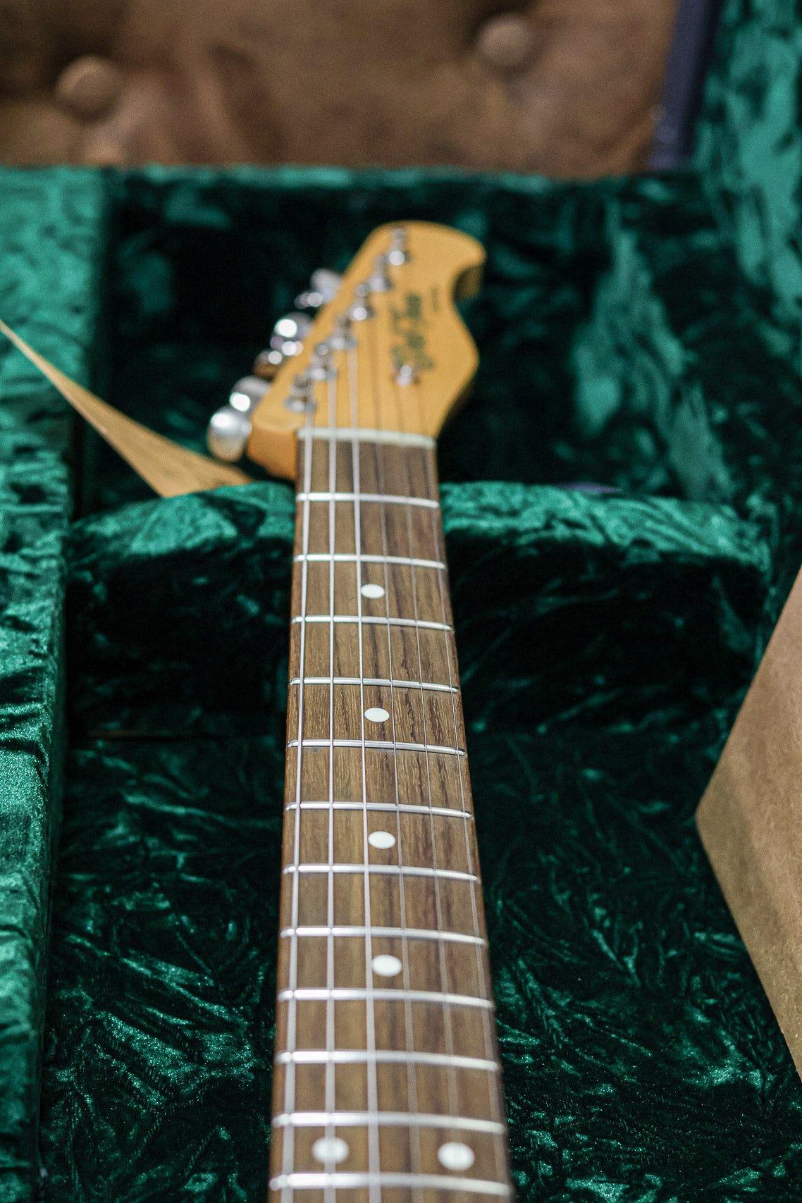 Del-Tone 60's T-style | Gold
