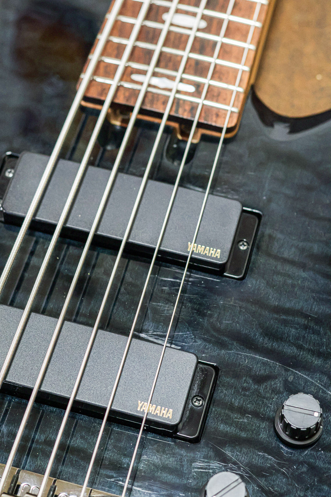 Yamaha TRB1006J 2020 6-String | Translucent Black