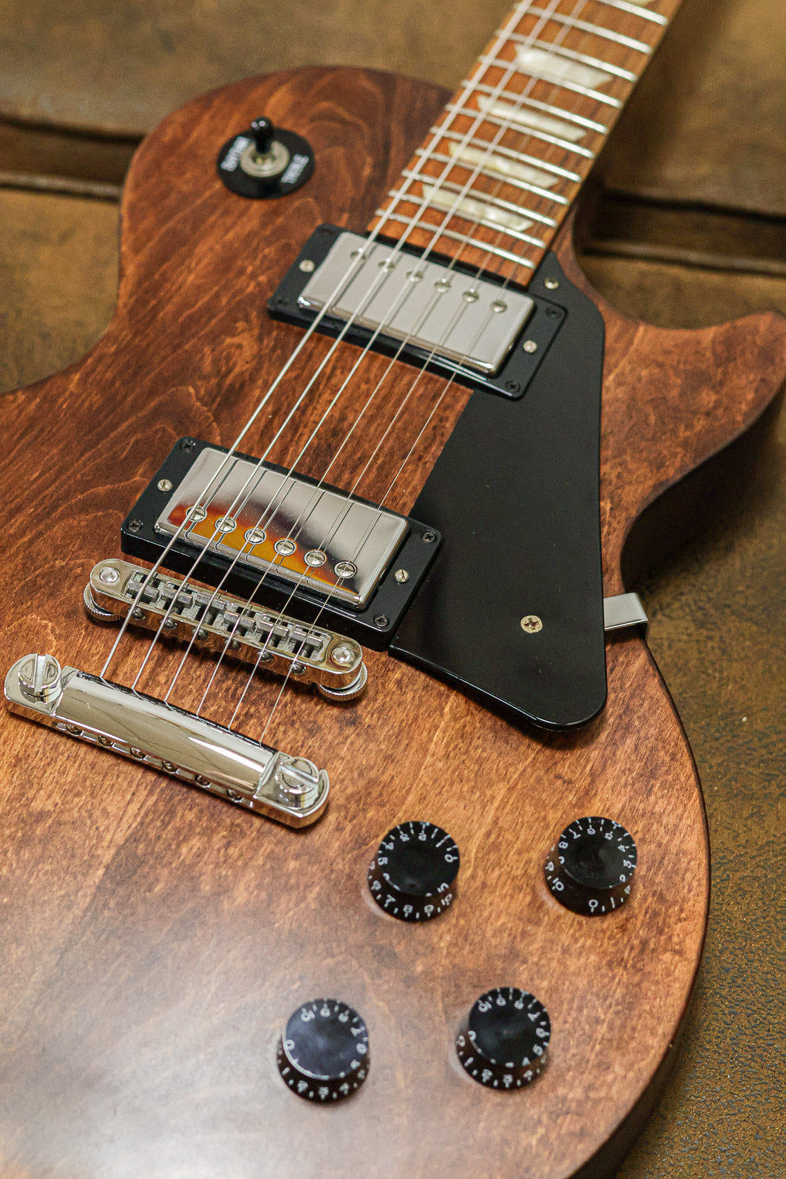 Gibson Les Paul Studio Faded | Satin Walnut