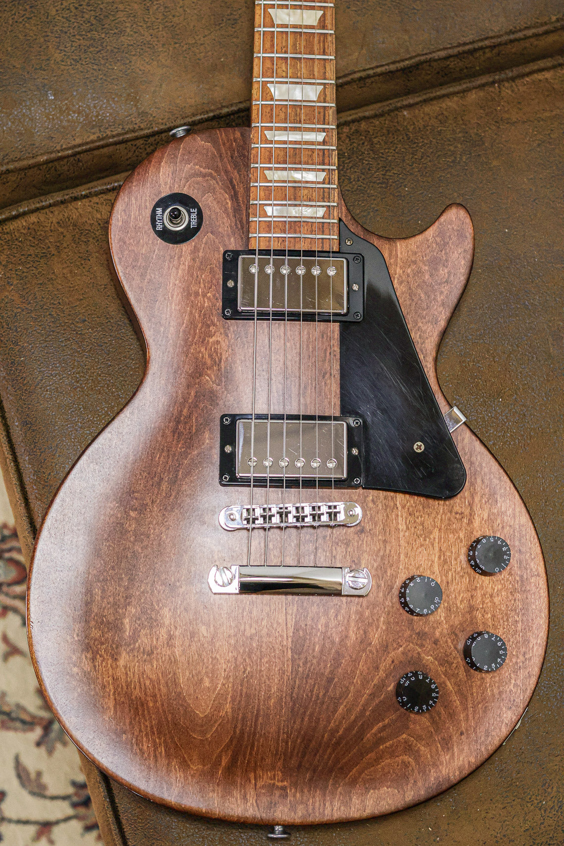 Gibson Les Paul Studio Faded | Satin Walnut