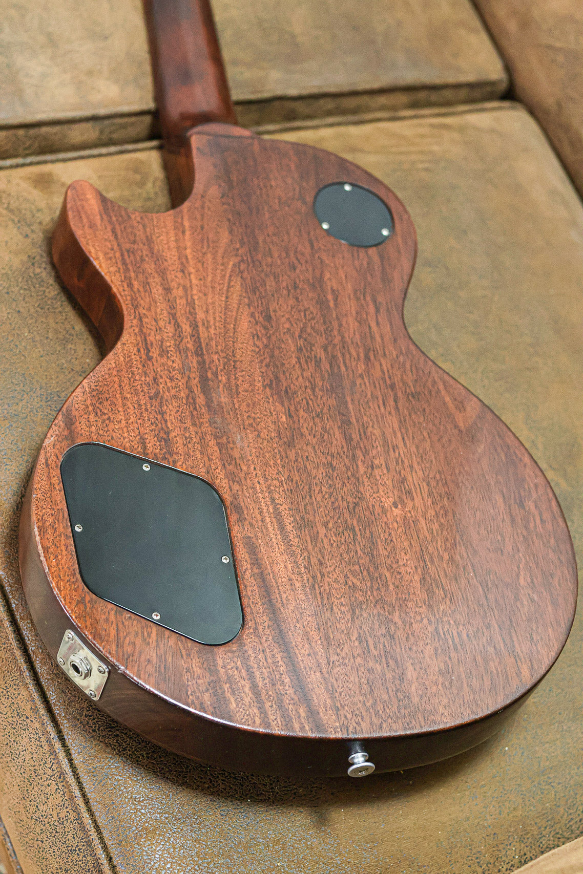Gibson Les Paul Studio Faded | Satin Walnut
