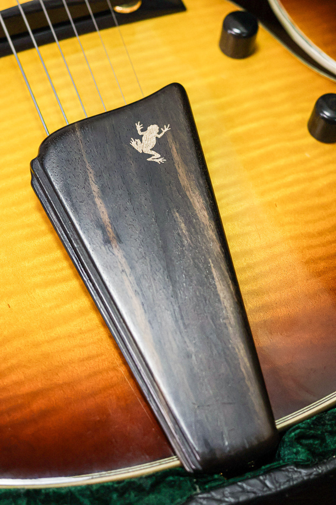 Eastman AR480CE John Pisano 30th Anniv. | Sunburst