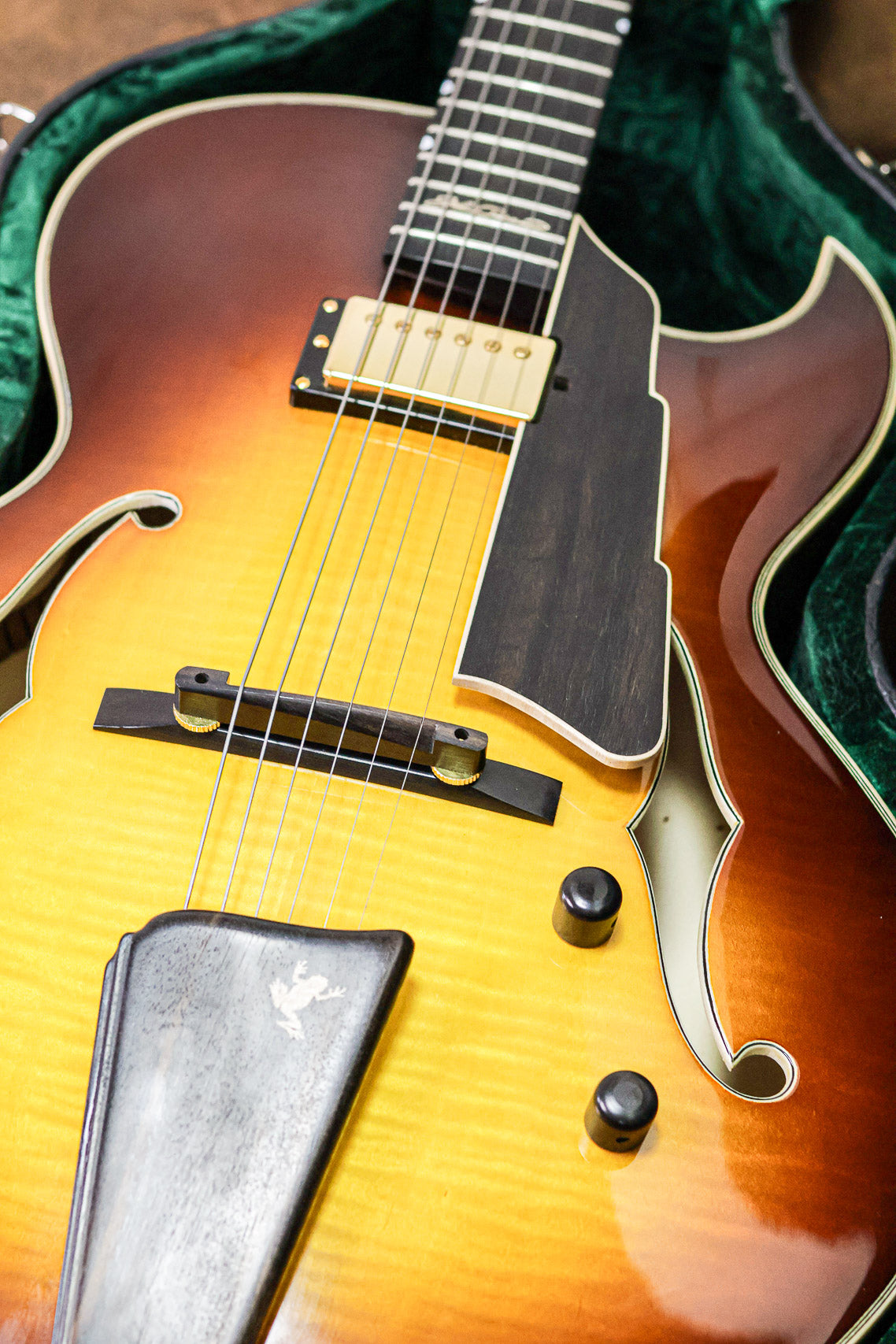 Eastman AR480CE John Pisano 30th Anniv. | Sunburst