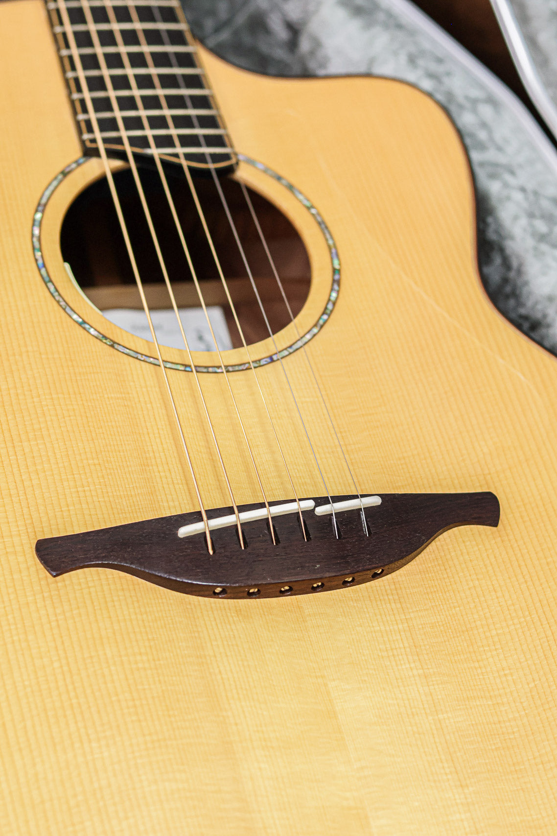 Lowden S-35W 2019 | Figured Walnut Natural