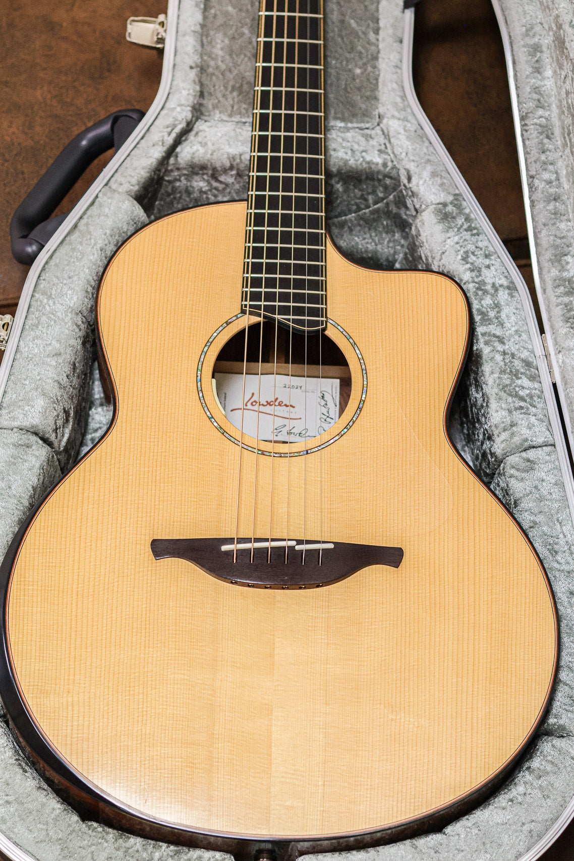 Lowden S-35W 2019 | Figured Walnut Natural